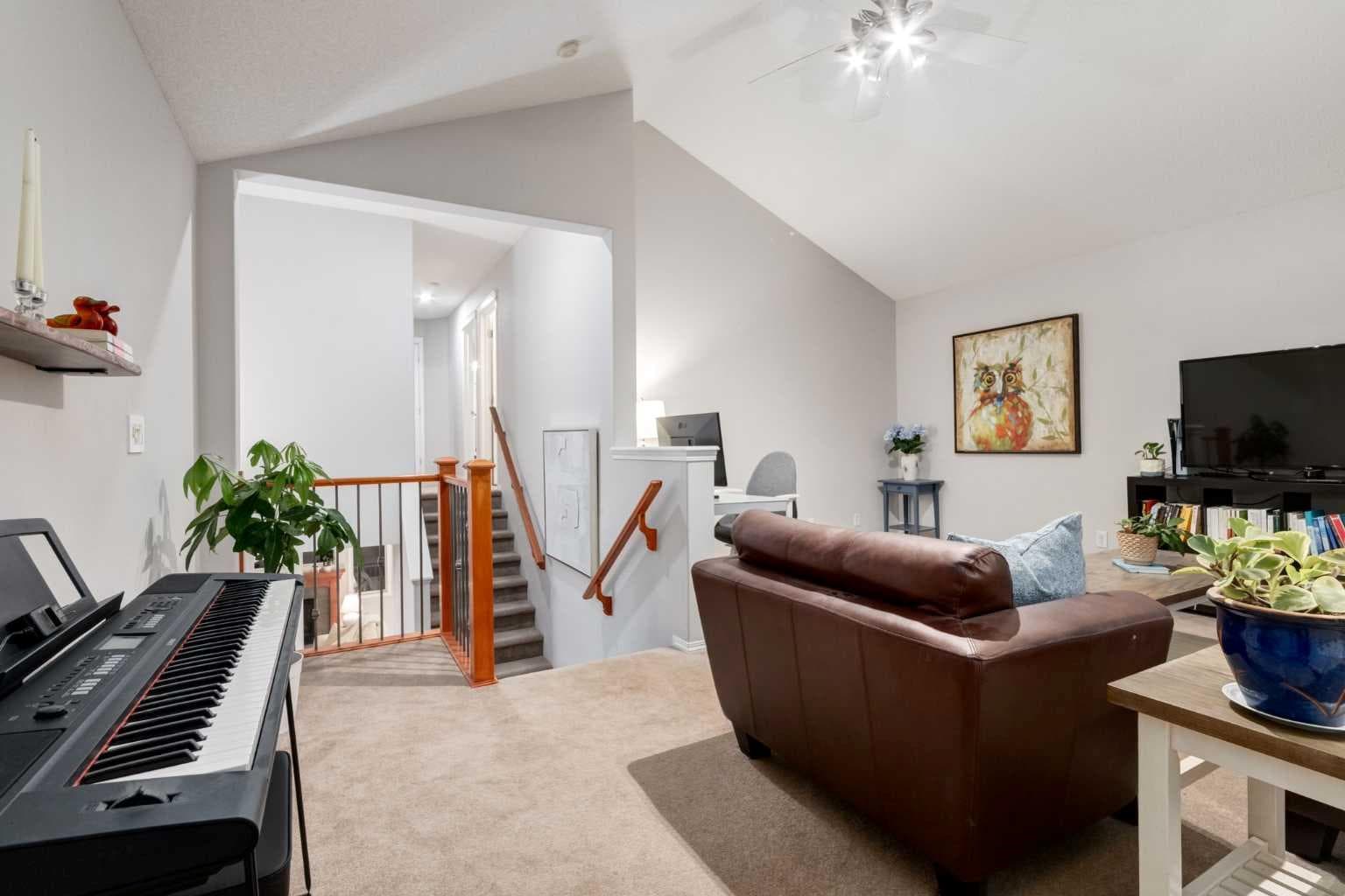 102 Springborough Point SW