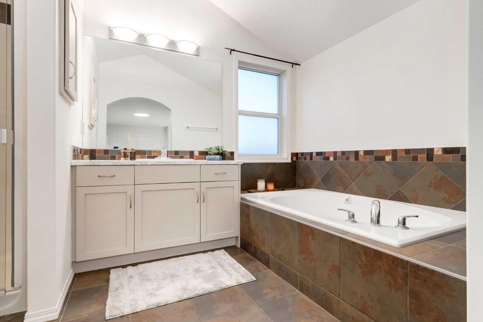 102 Springborough Point SW