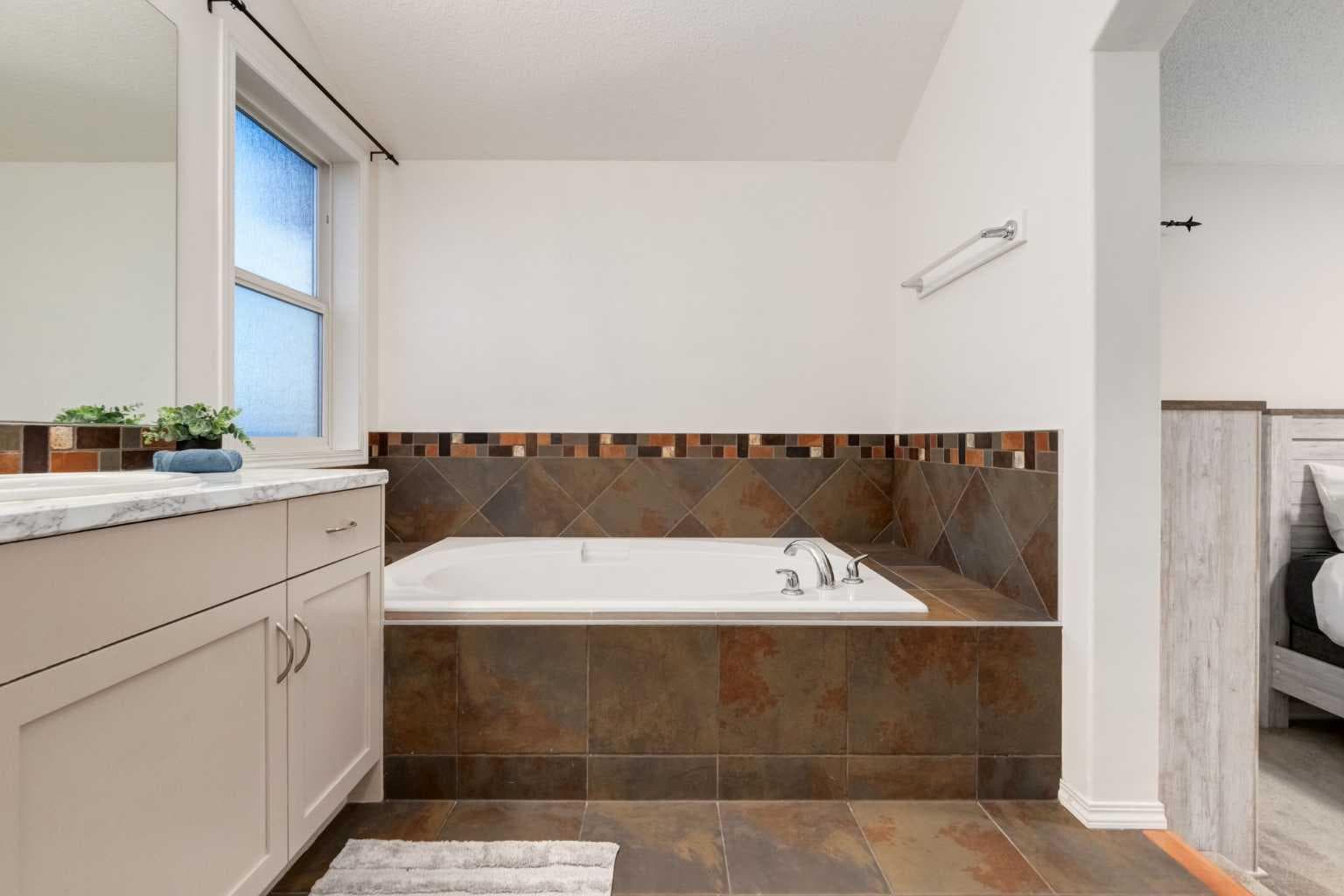 102 Springborough Point SW