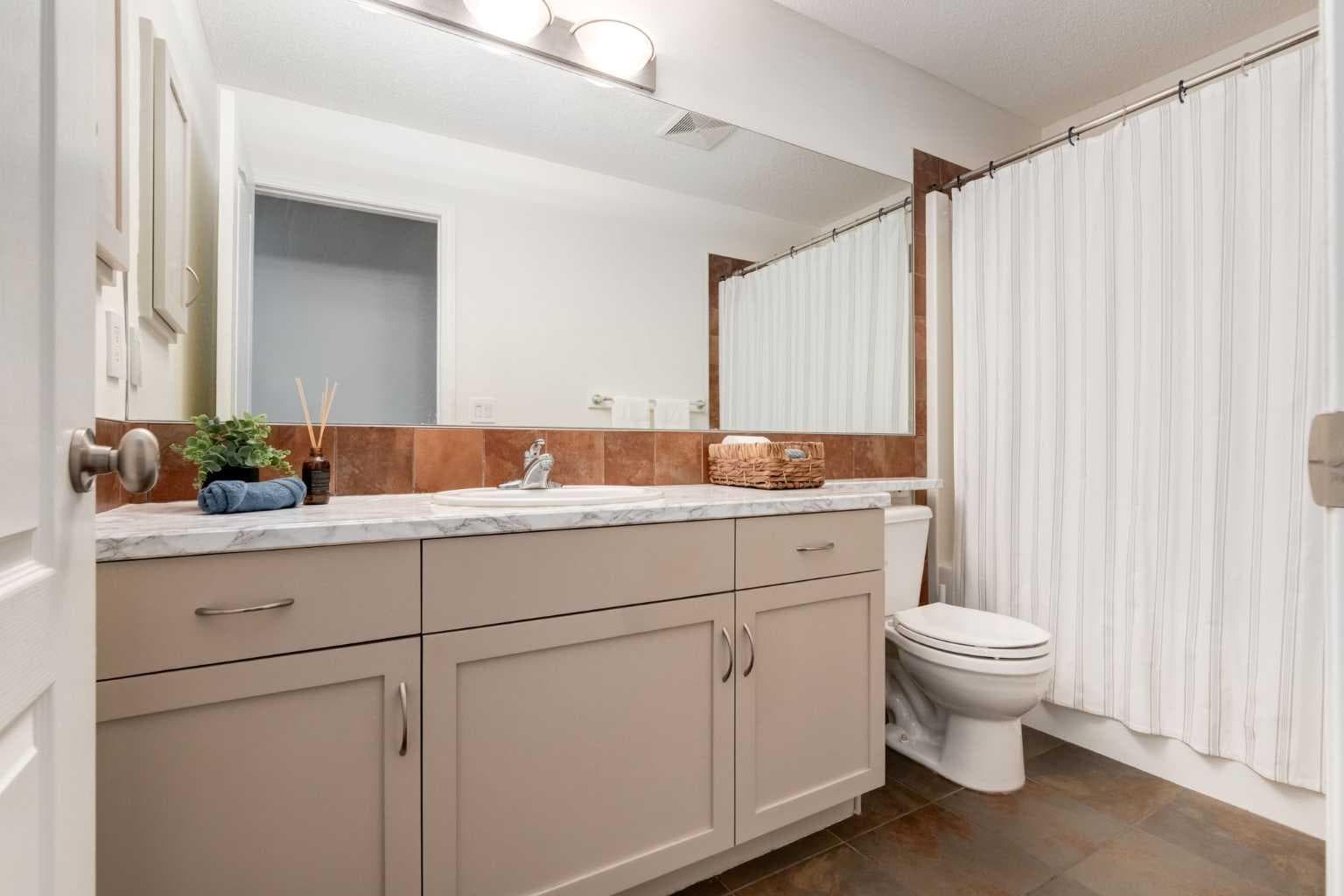 102 Springborough Point SW