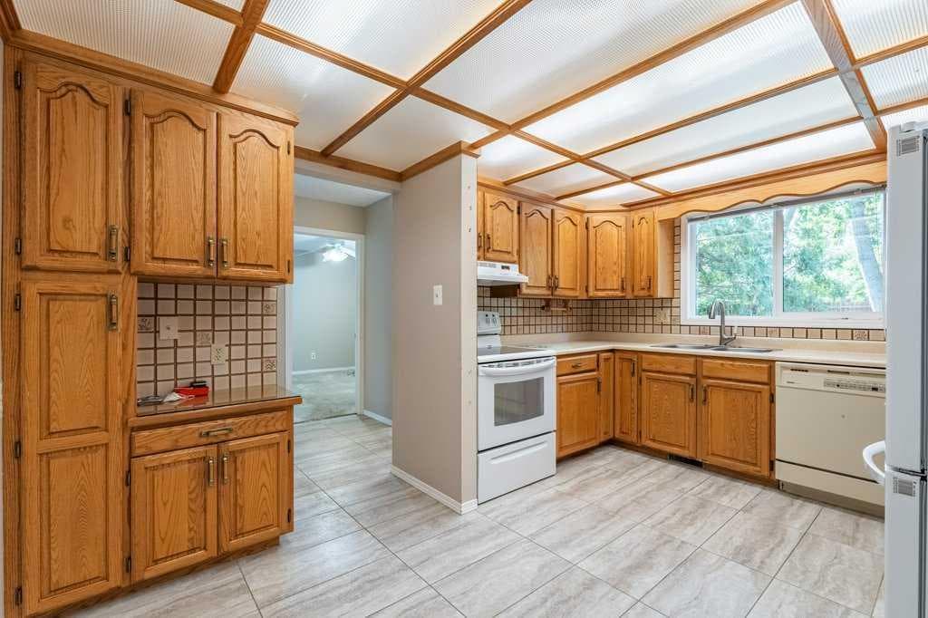 3239 Oakwood Drive SW