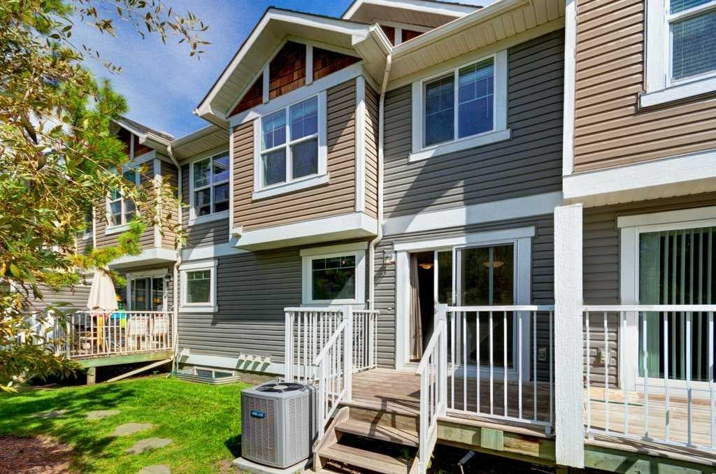 409 Cranberry Park SE