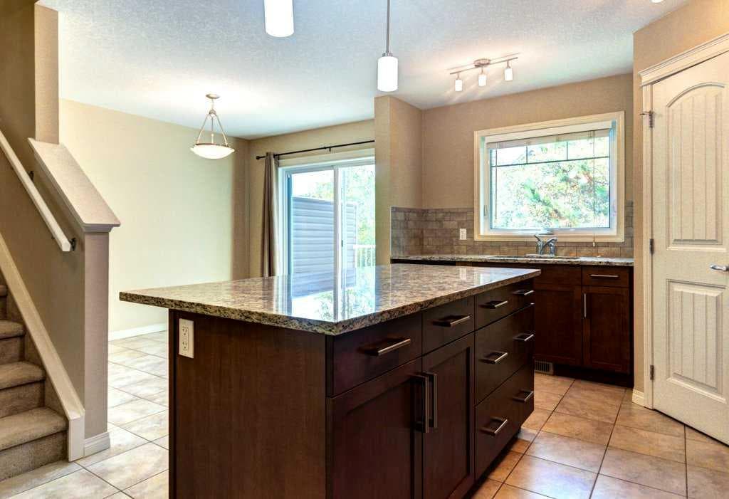 409 Cranberry Park SE