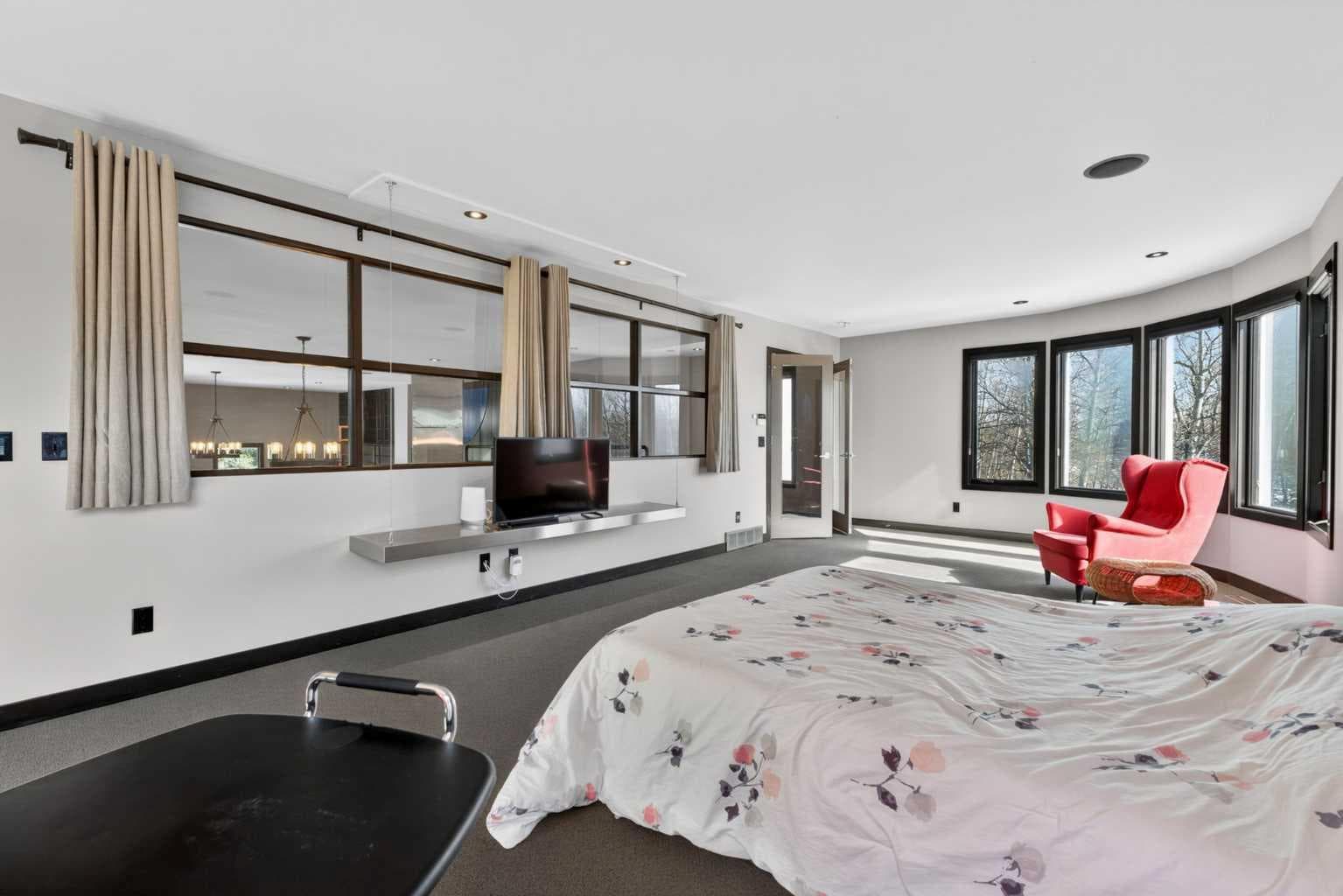 43 Westbluff Place 