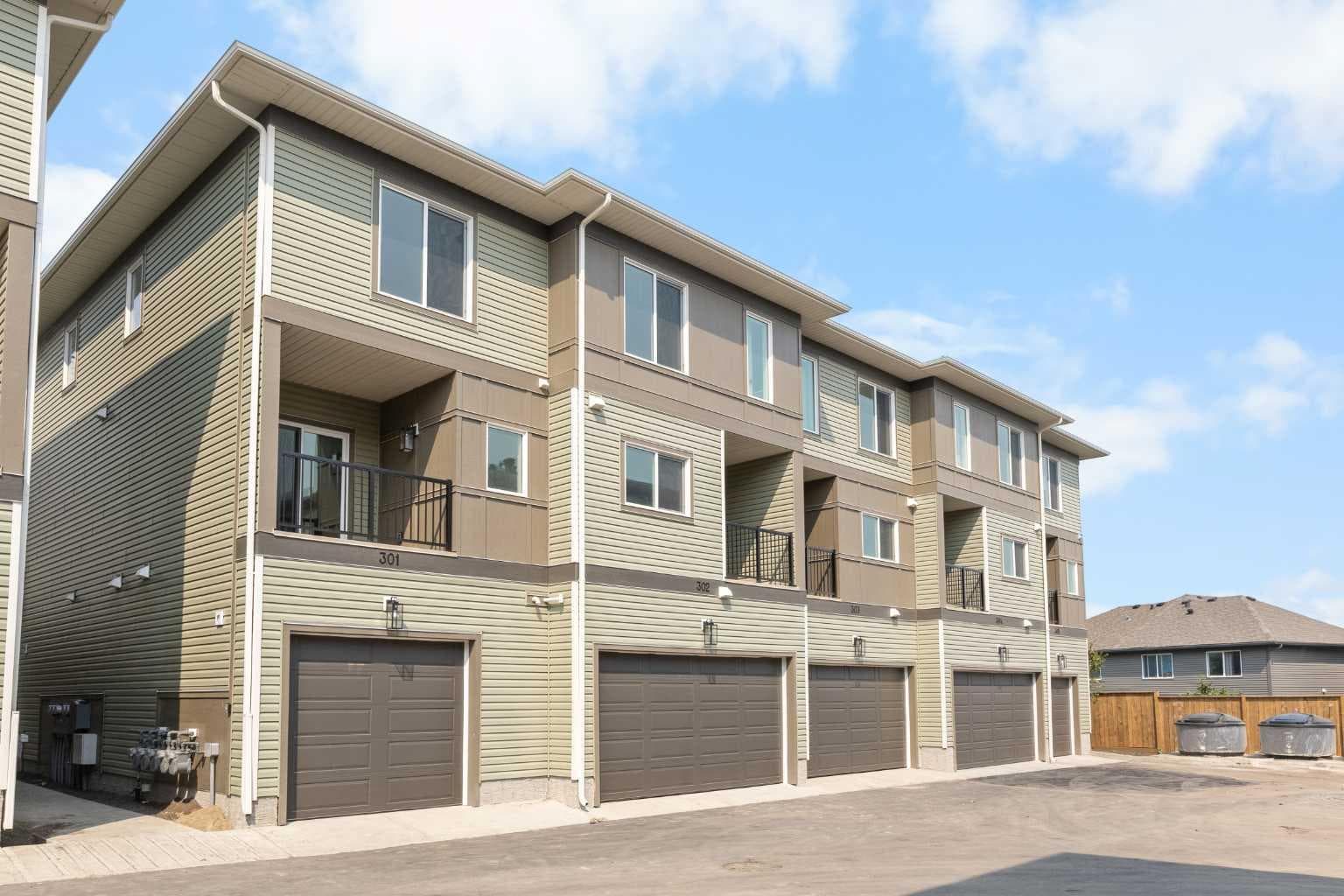 301, 67 Panatella Square NW
