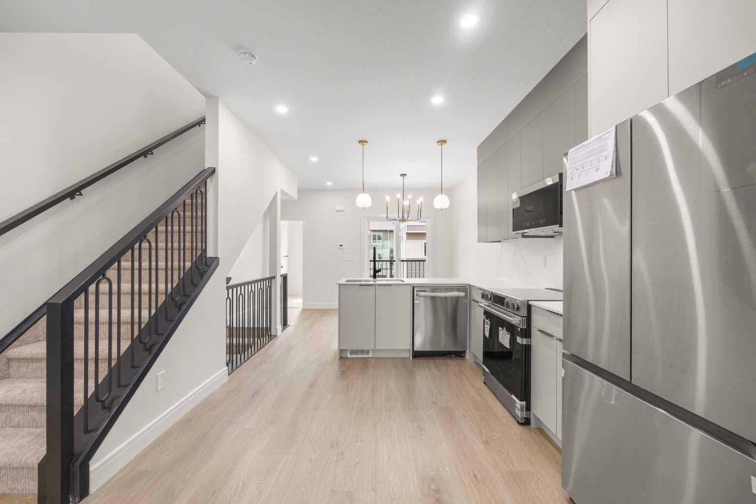 301, 67 Panatella Square NW