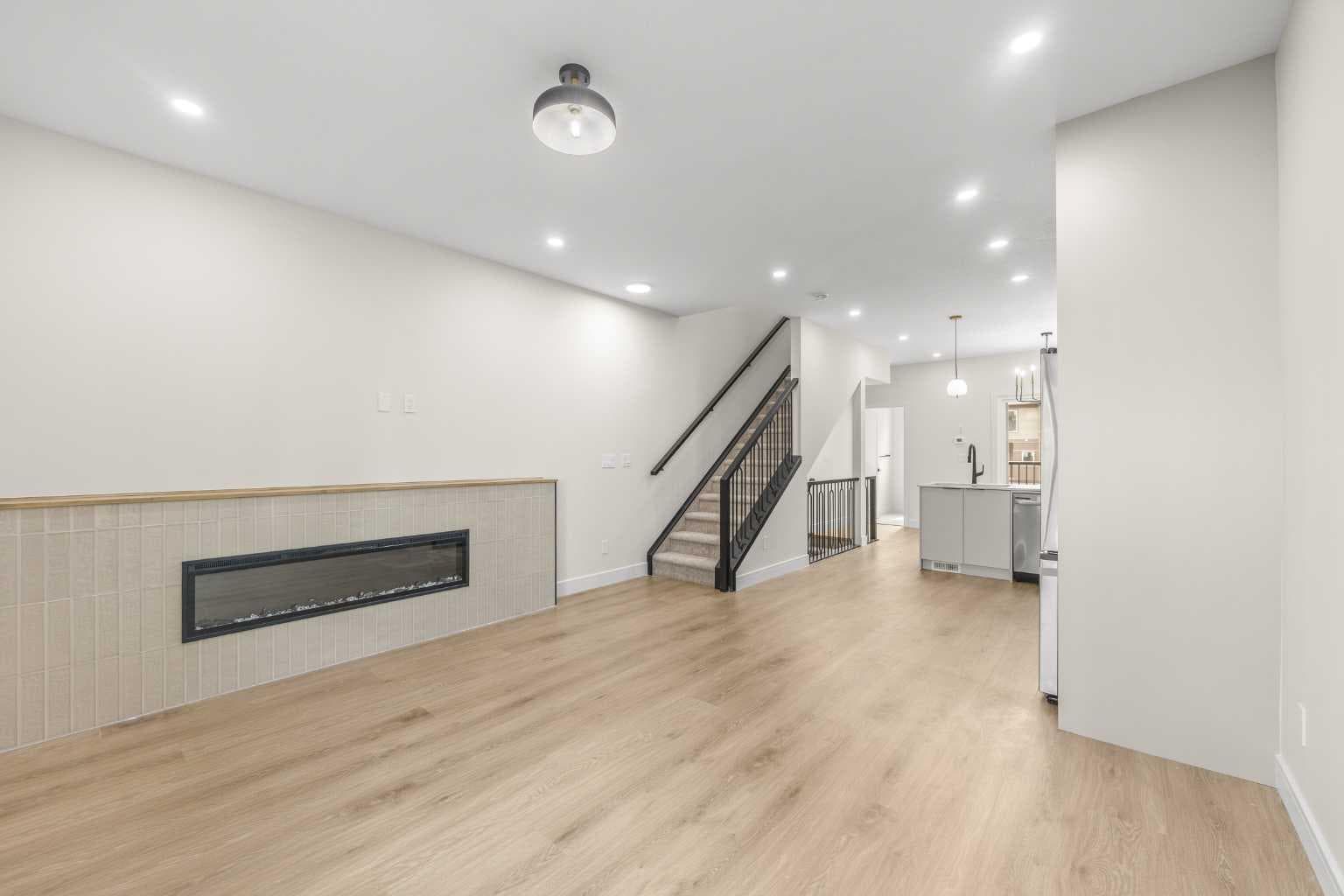 301, 67 Panatella Square NW