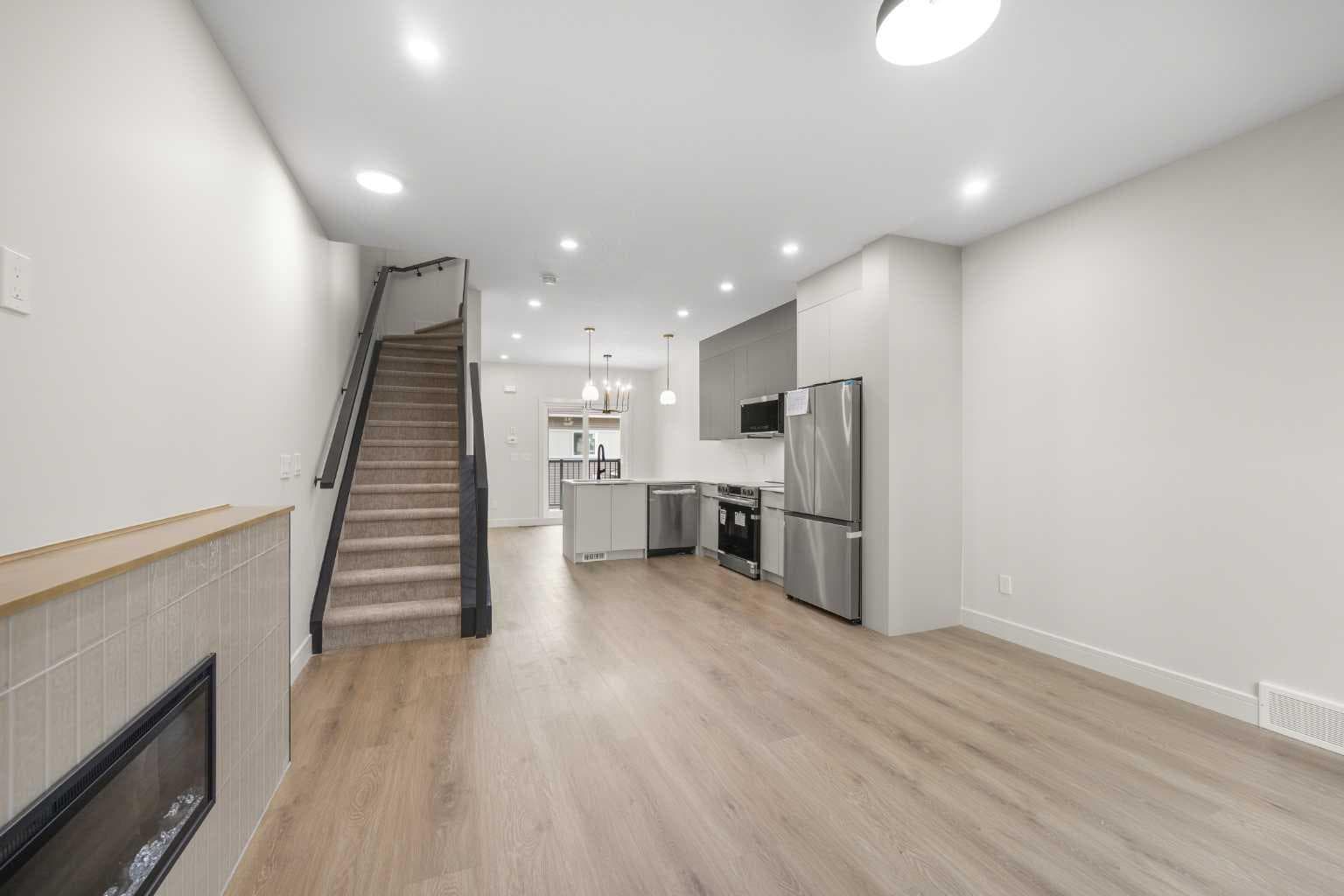 301, 67 Panatella Square NW