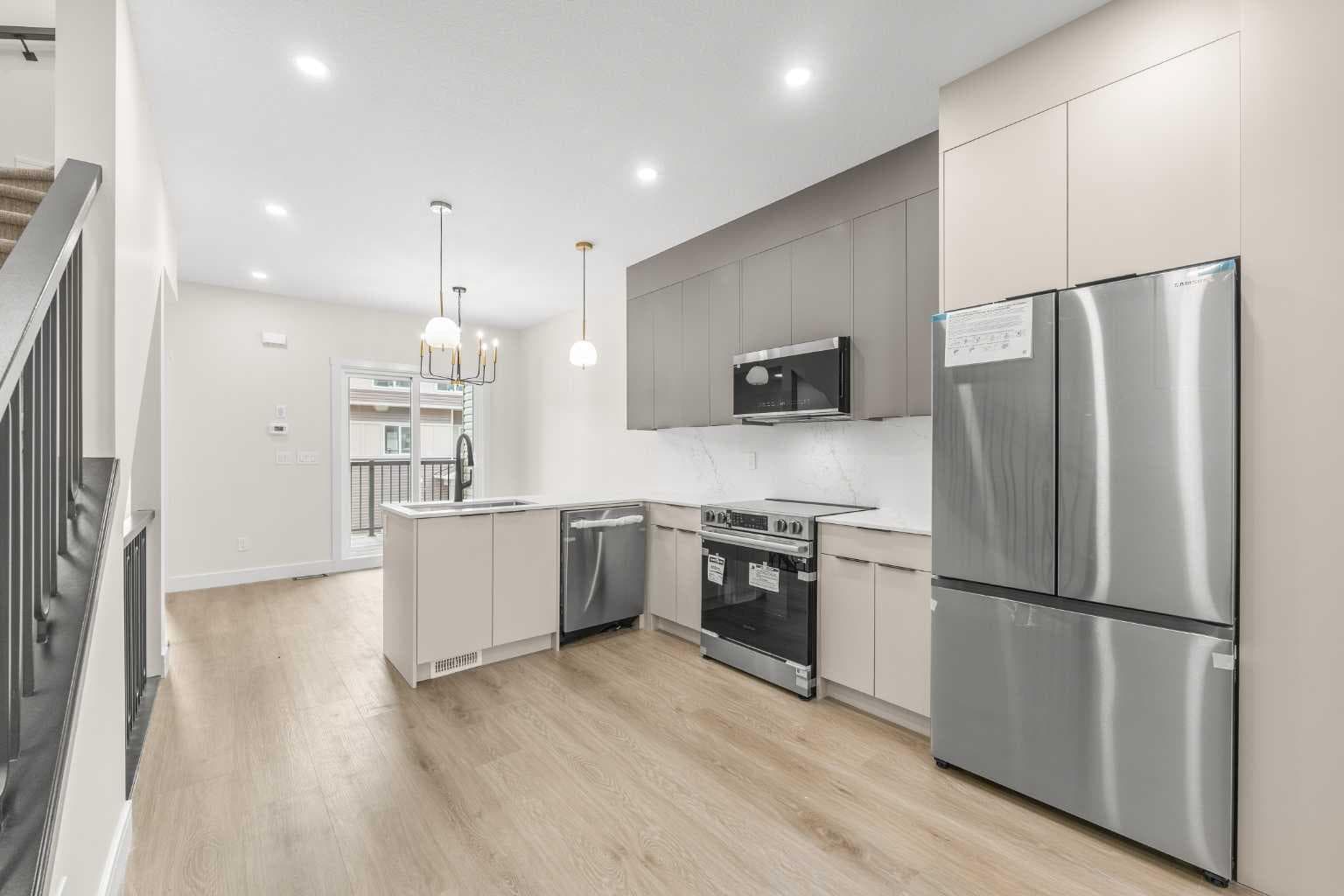 301, 67 Panatella Square NW