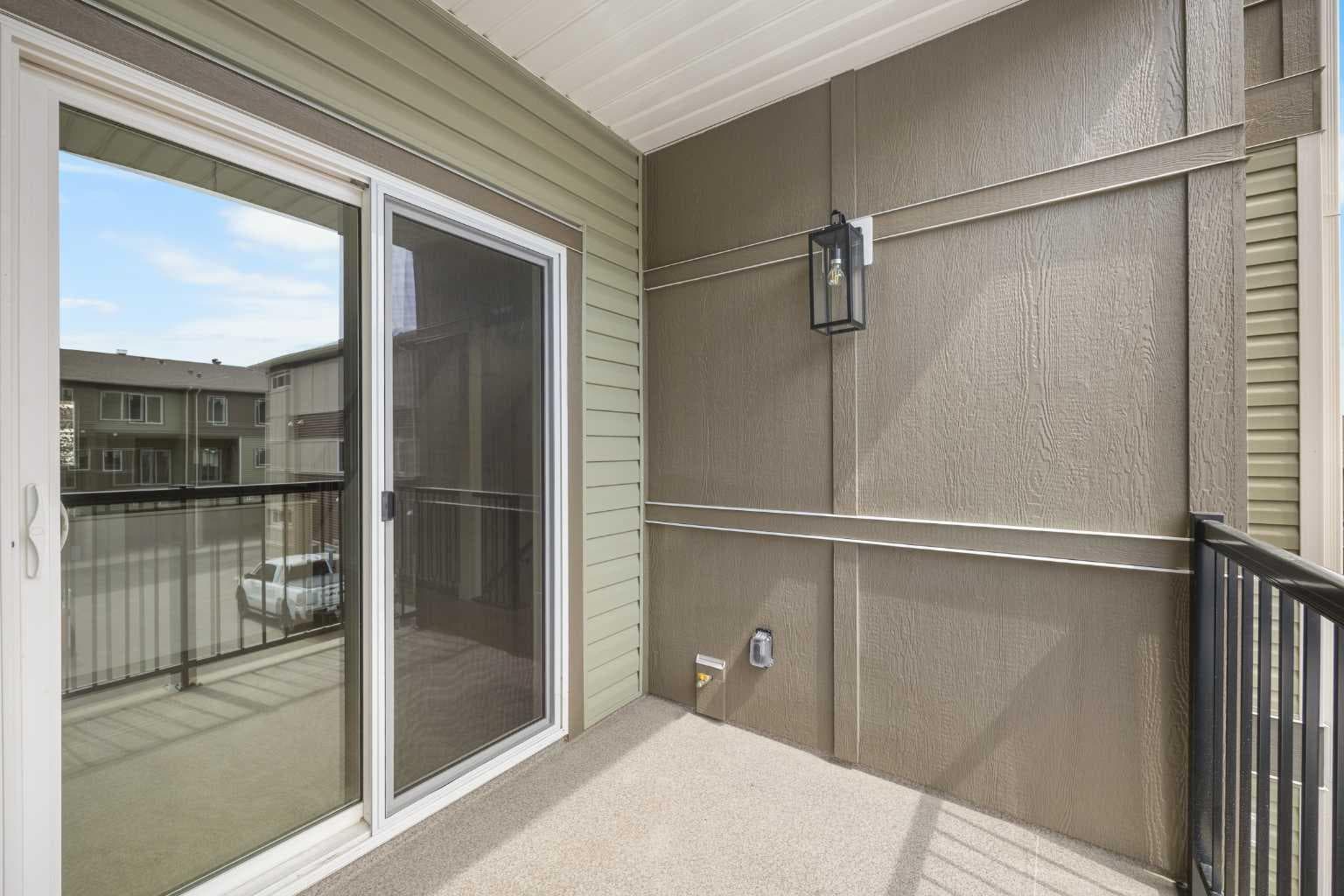 301, 67 Panatella Square NW