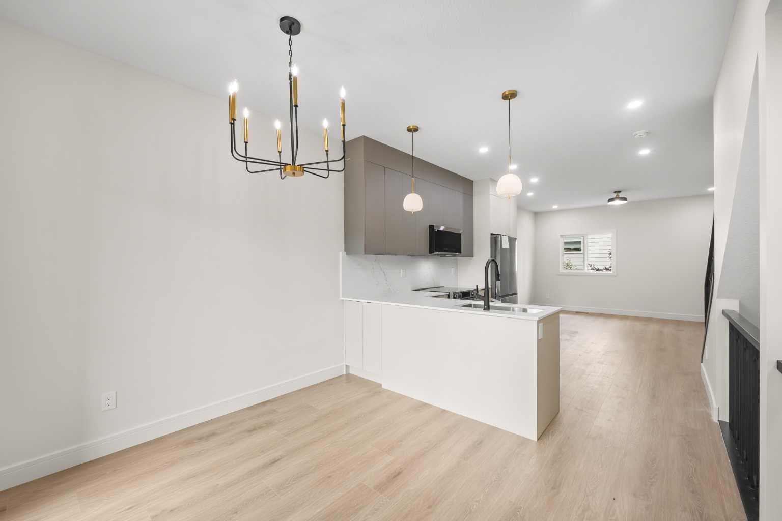 301, 67 Panatella Square NW