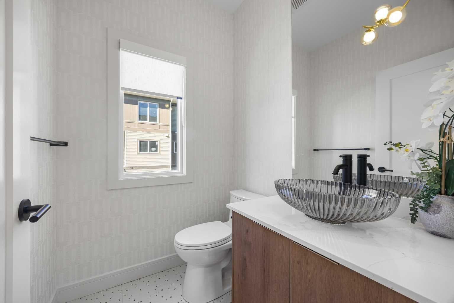 302, 67 Panatella Square NW