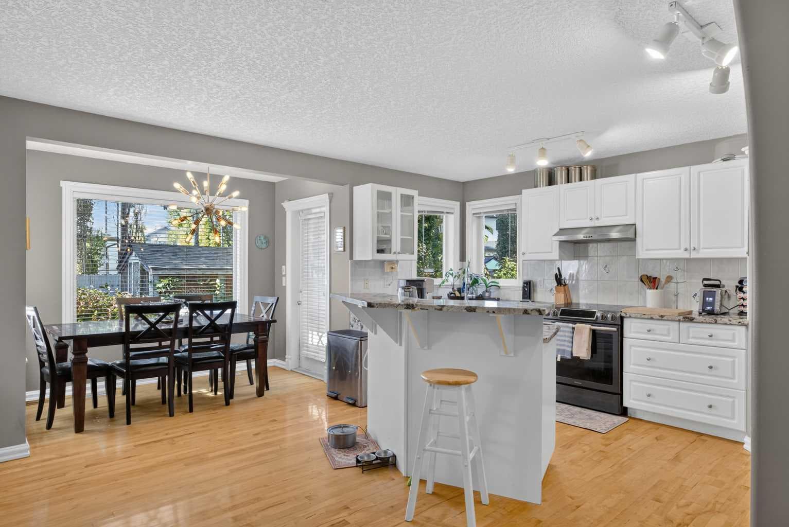 219 Lakeview Cove 