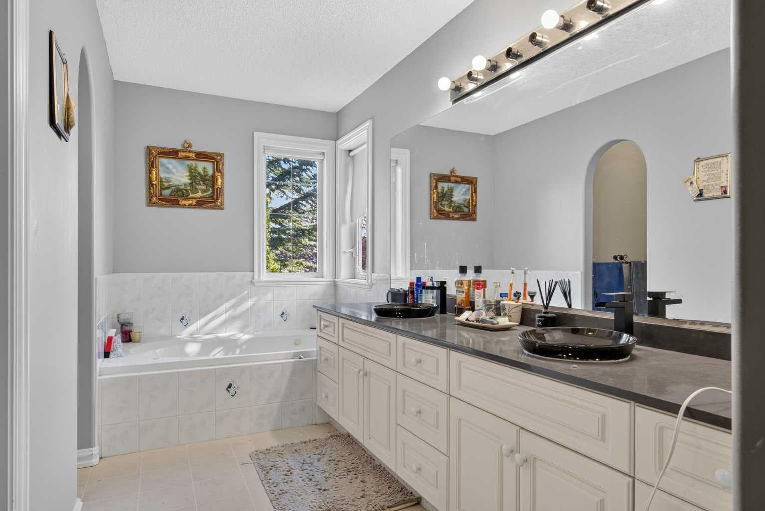 219 Lakeview Cove 