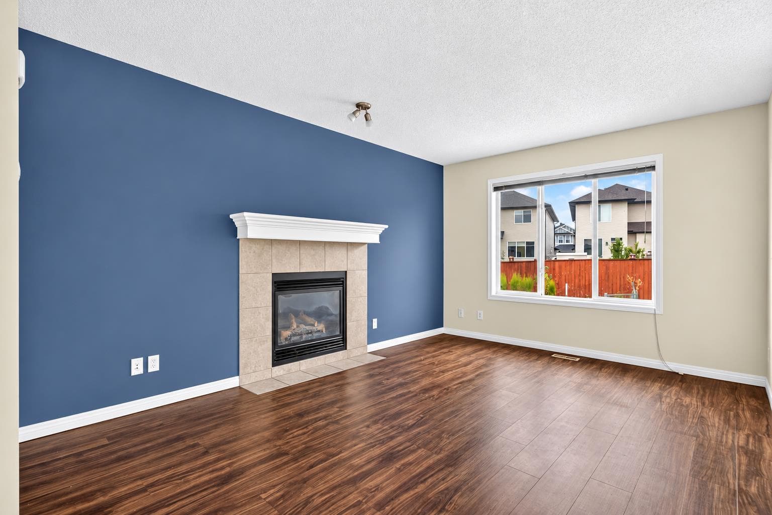 11 Saddlebrook Mews NE