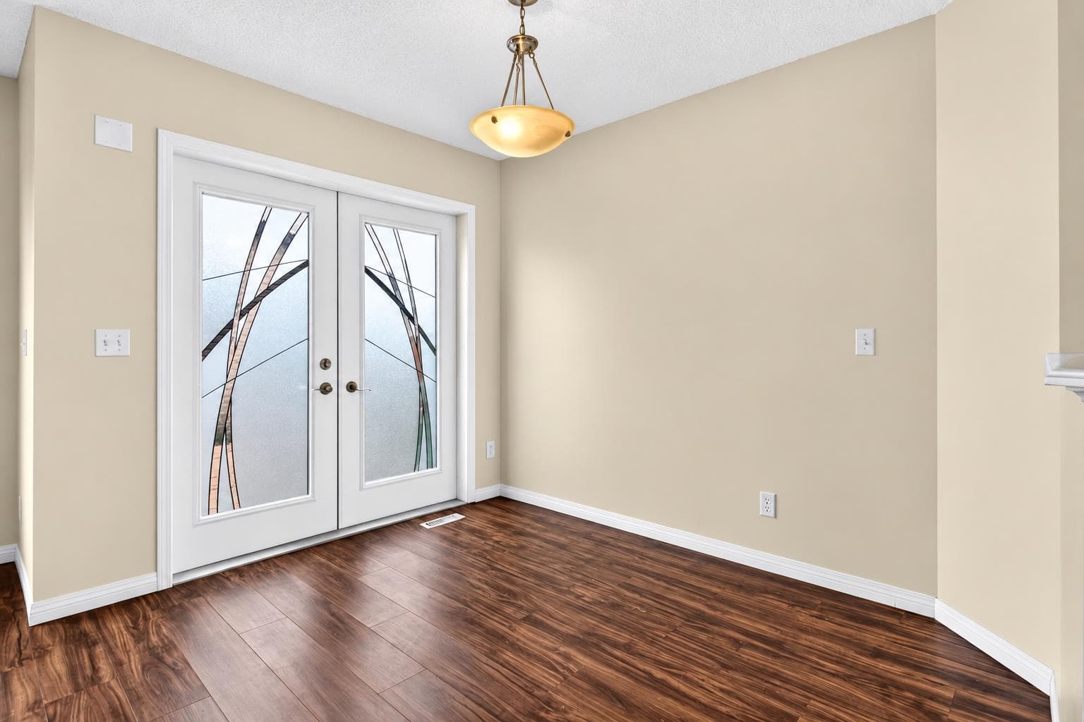 11 Saddlebrook Mews NE
