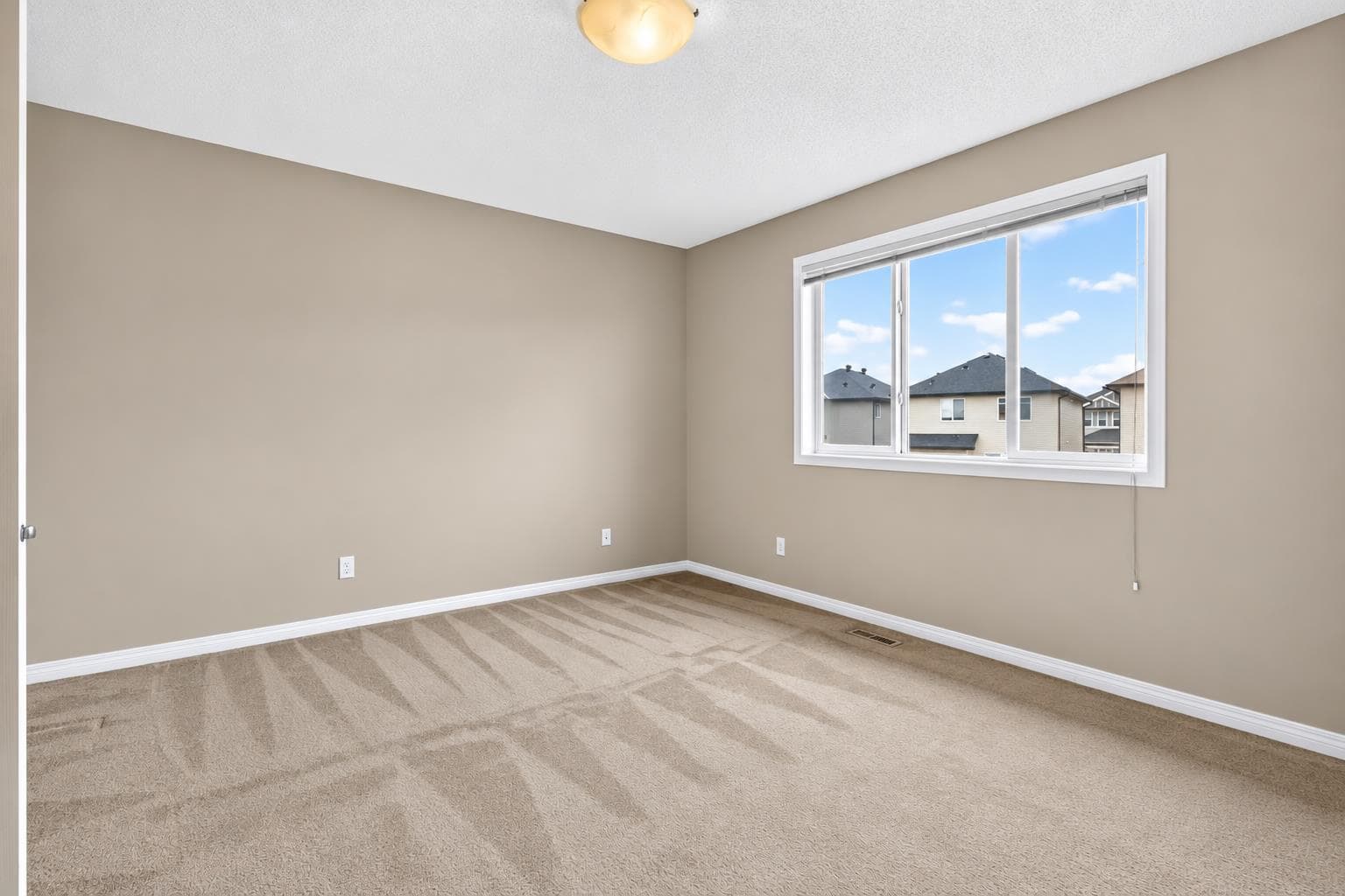 11 Saddlebrook Mews NE