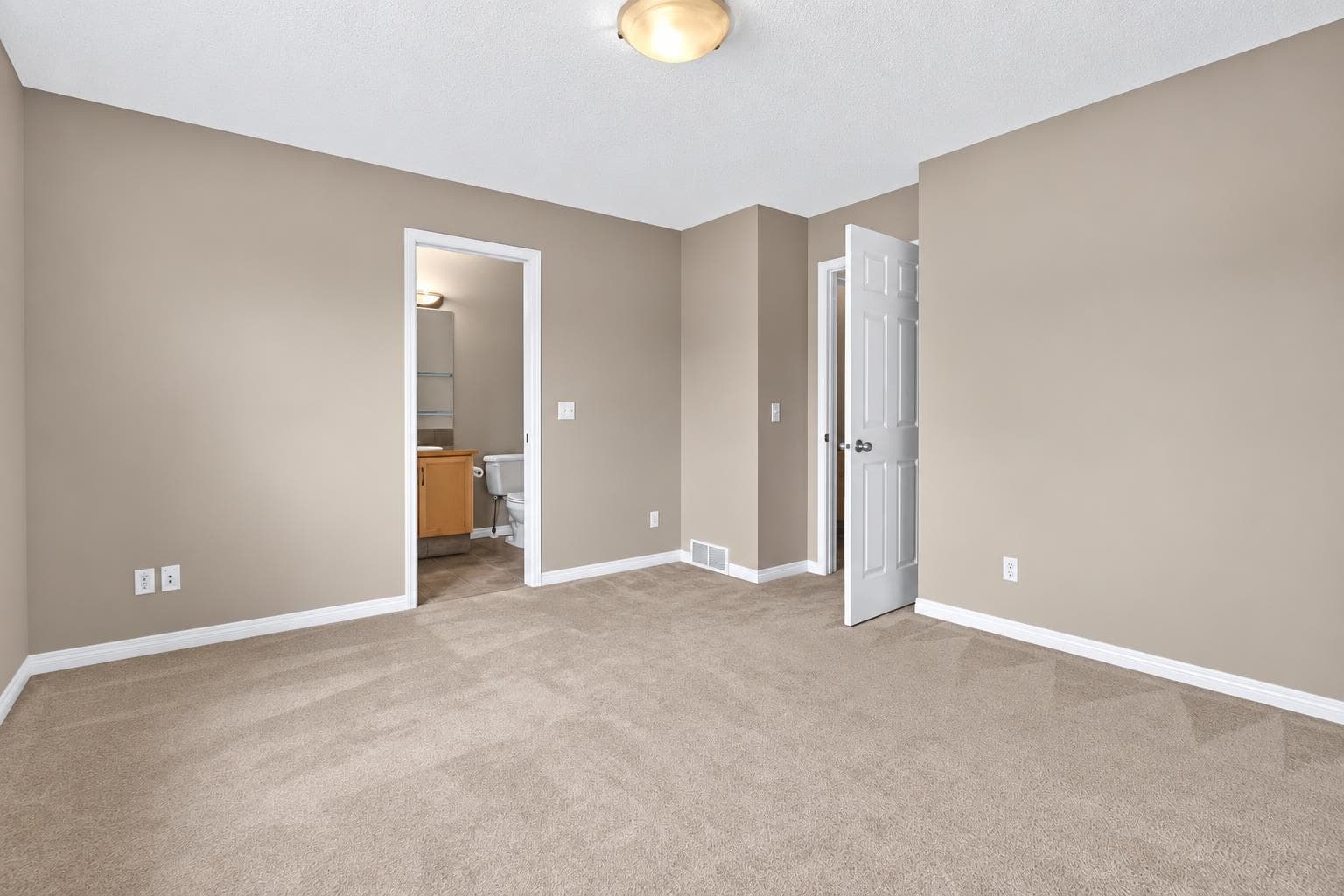 11 Saddlebrook Mews NE