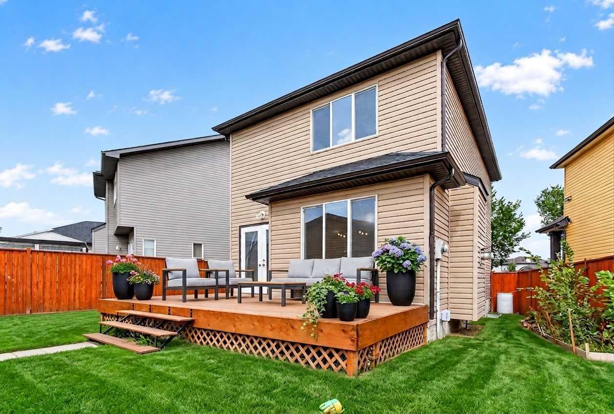 11 Saddlebrook Mews NE
