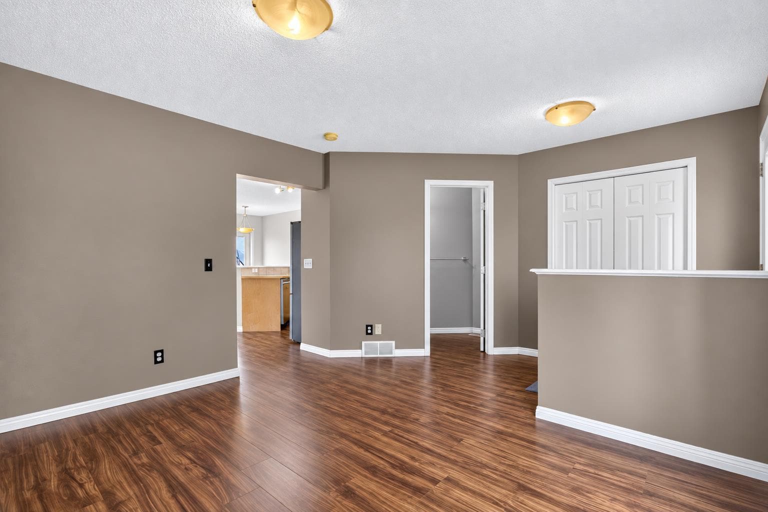 11 Saddlebrook Mews NE