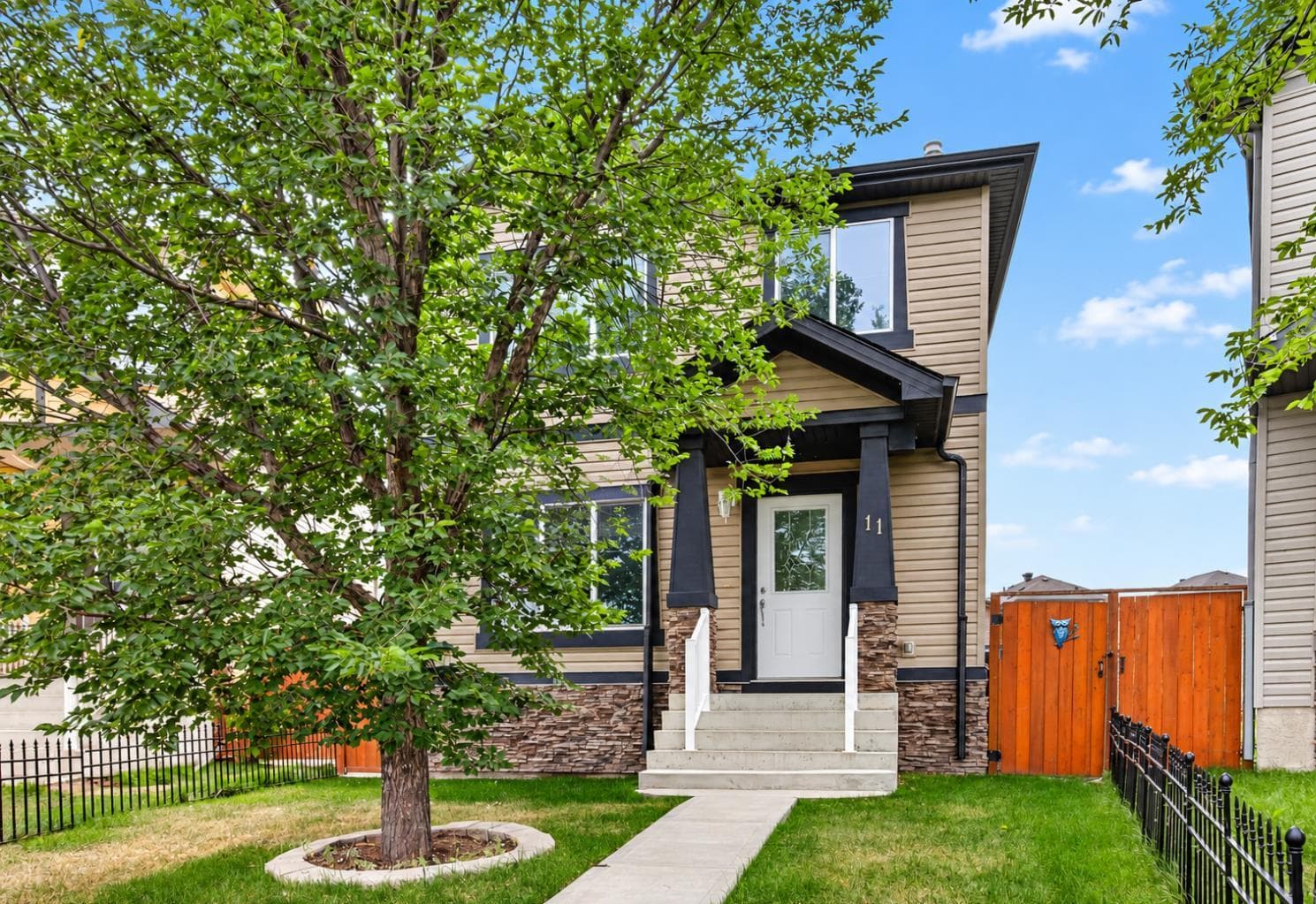 11 Saddlebrook Mews NE