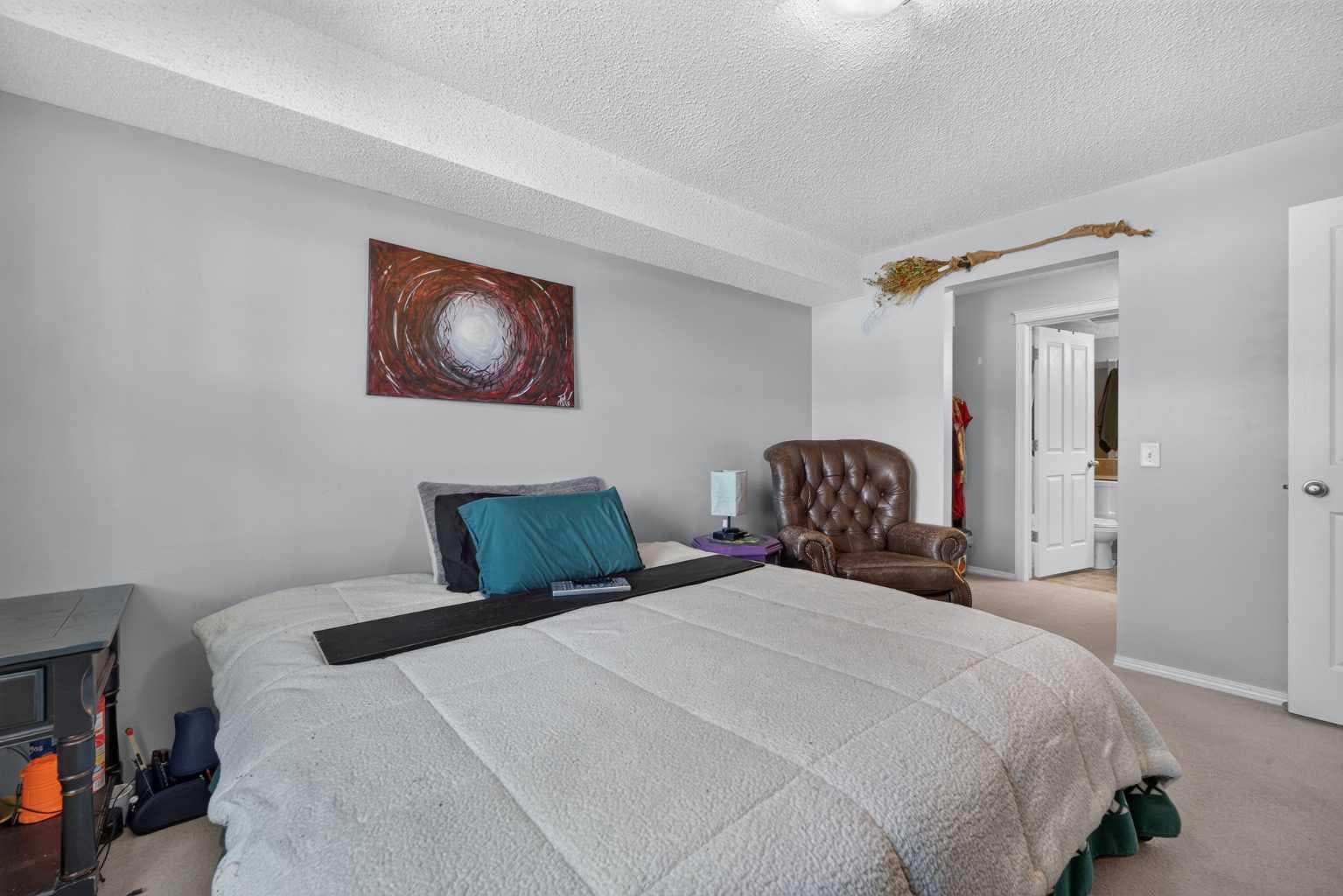 2207, 140 Sagewood Boulevard SW
