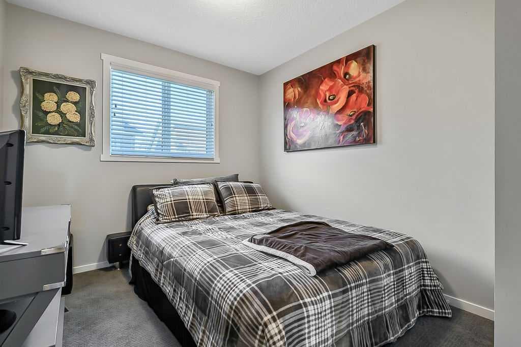 1139 Livingston Way NE