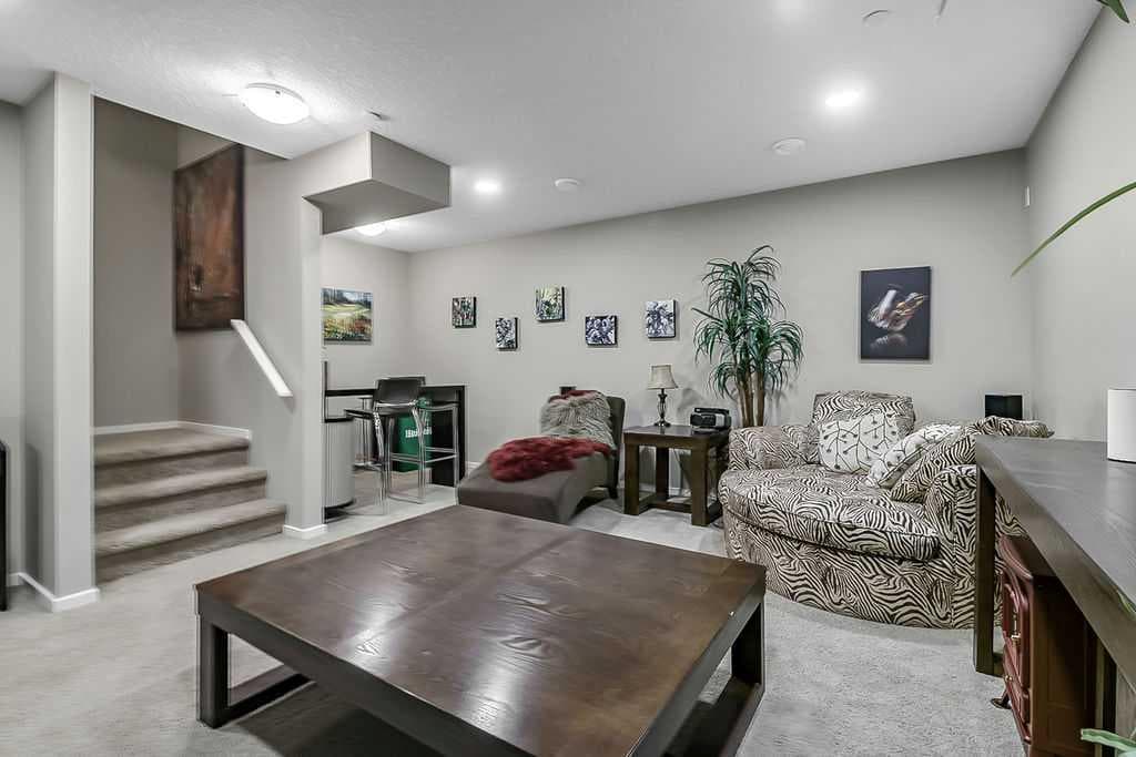 1139 Livingston Way NE
