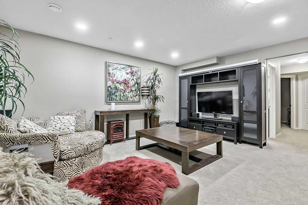 1139 Livingston Way NE