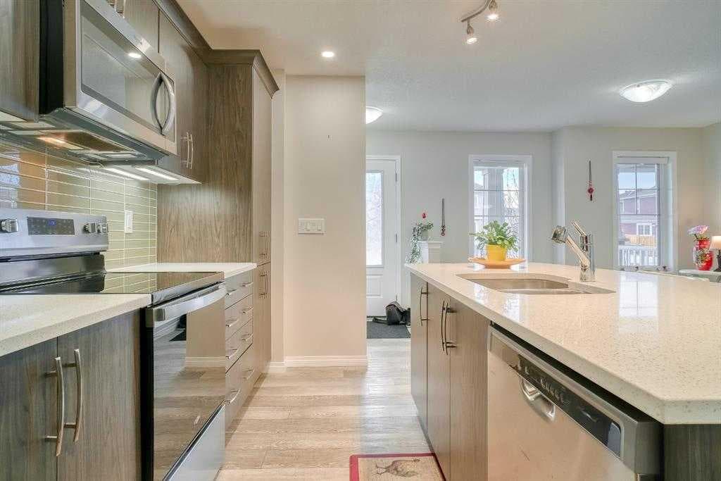 97 Yorkville Boulevard SW