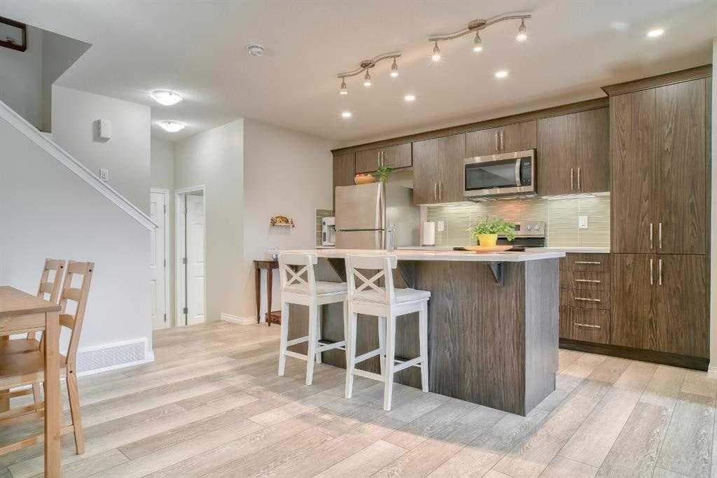 97 Yorkville Boulevard SW