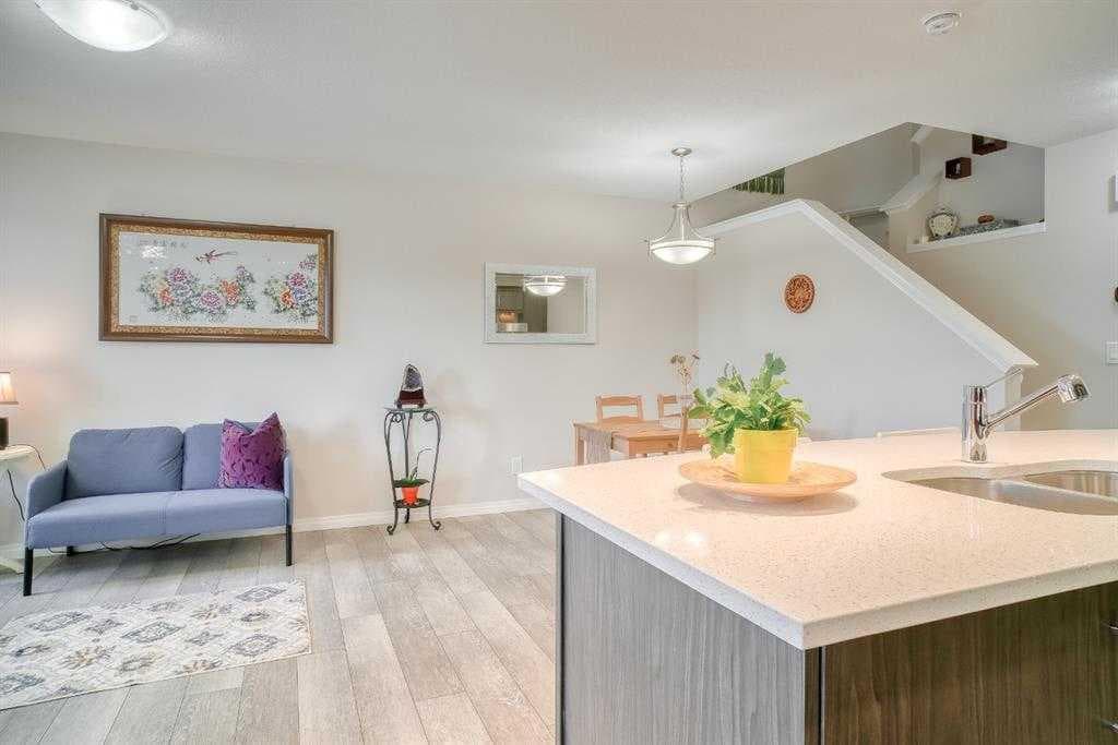 97 Yorkville Boulevard SW