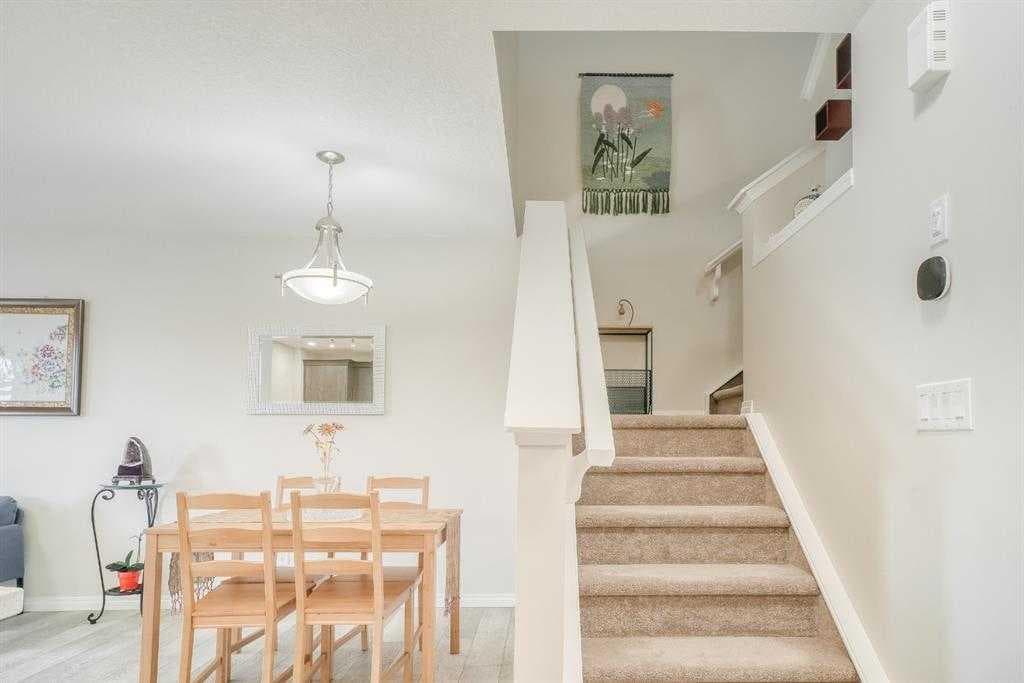 97 Yorkville Boulevard SW