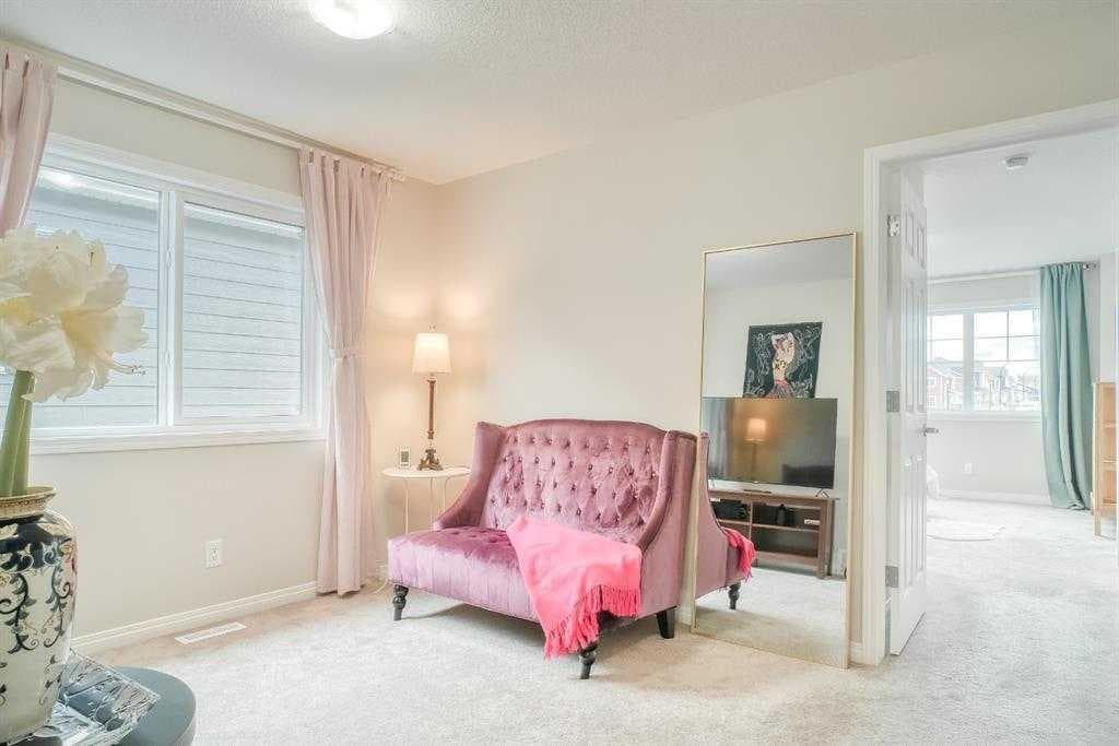 97 Yorkville Boulevard SW