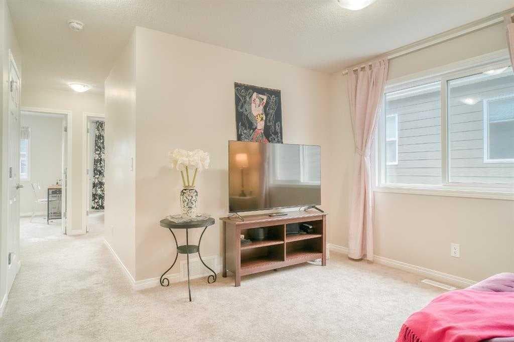 97 Yorkville Boulevard SW
