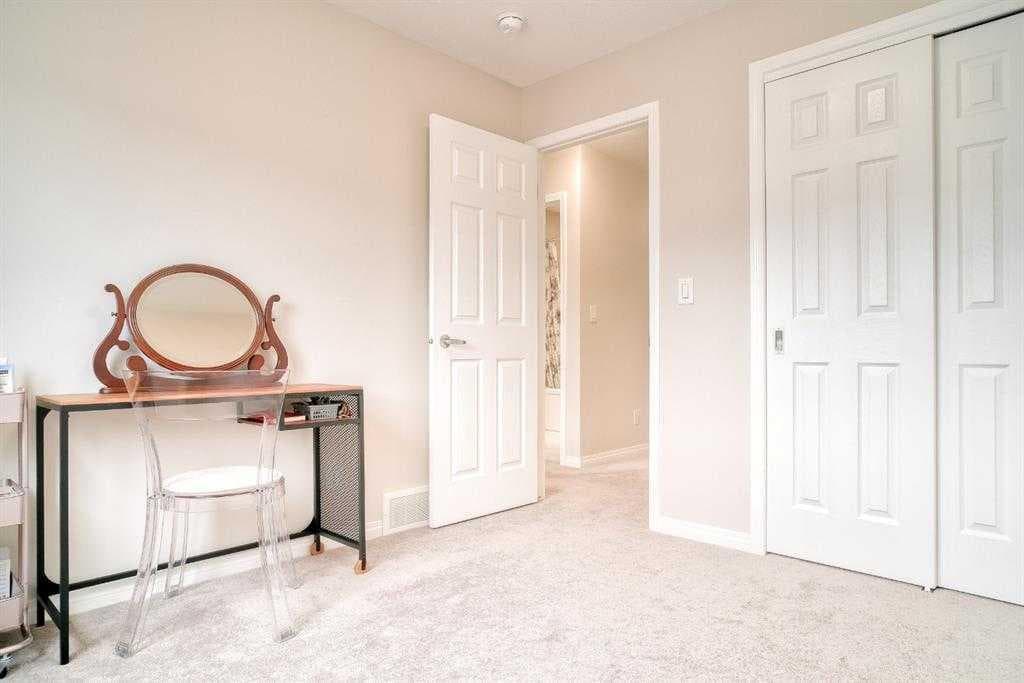 97 Yorkville Boulevard SW