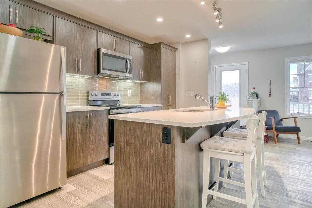 97 Yorkville Boulevard SW