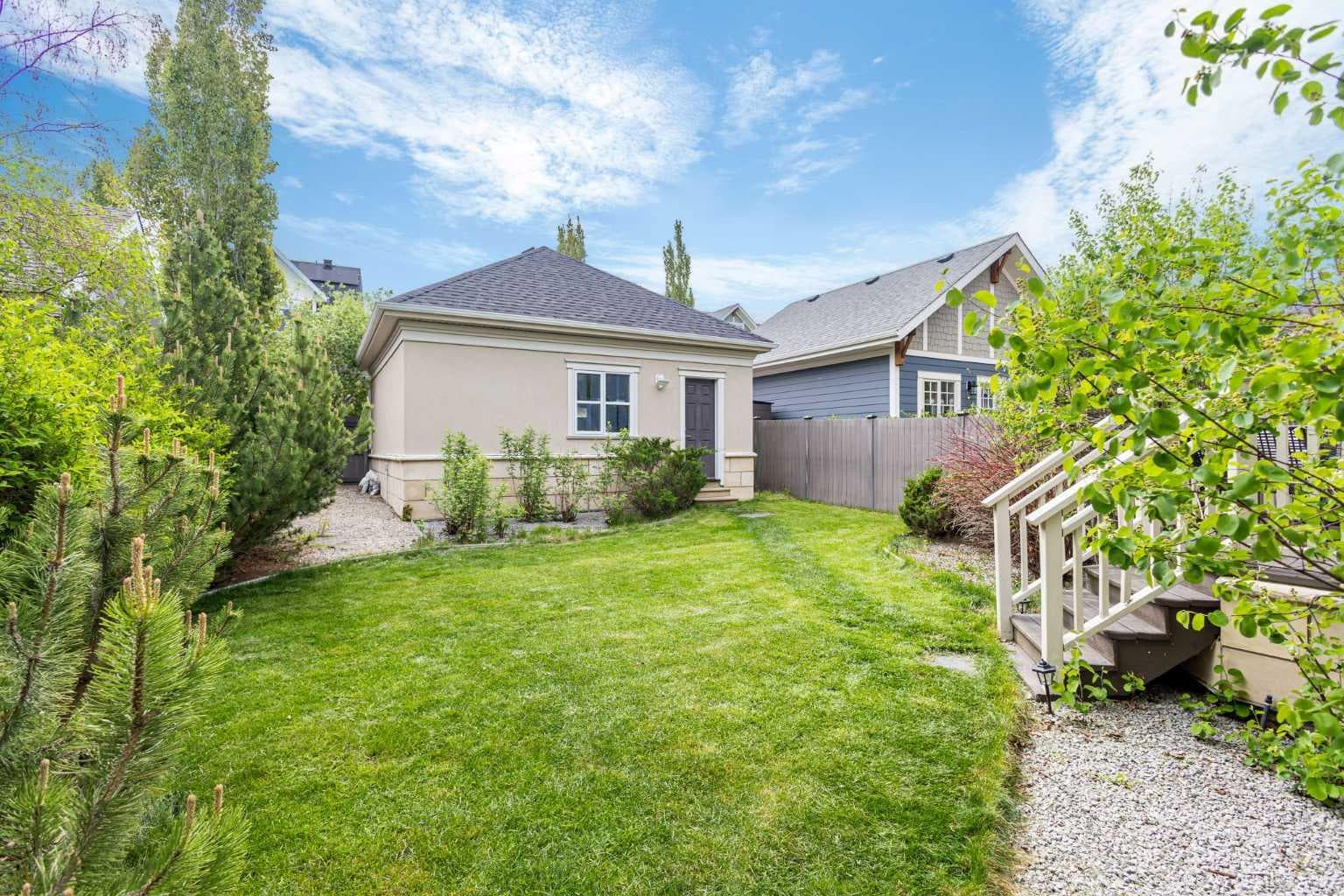 3804 Sarcee Road SW