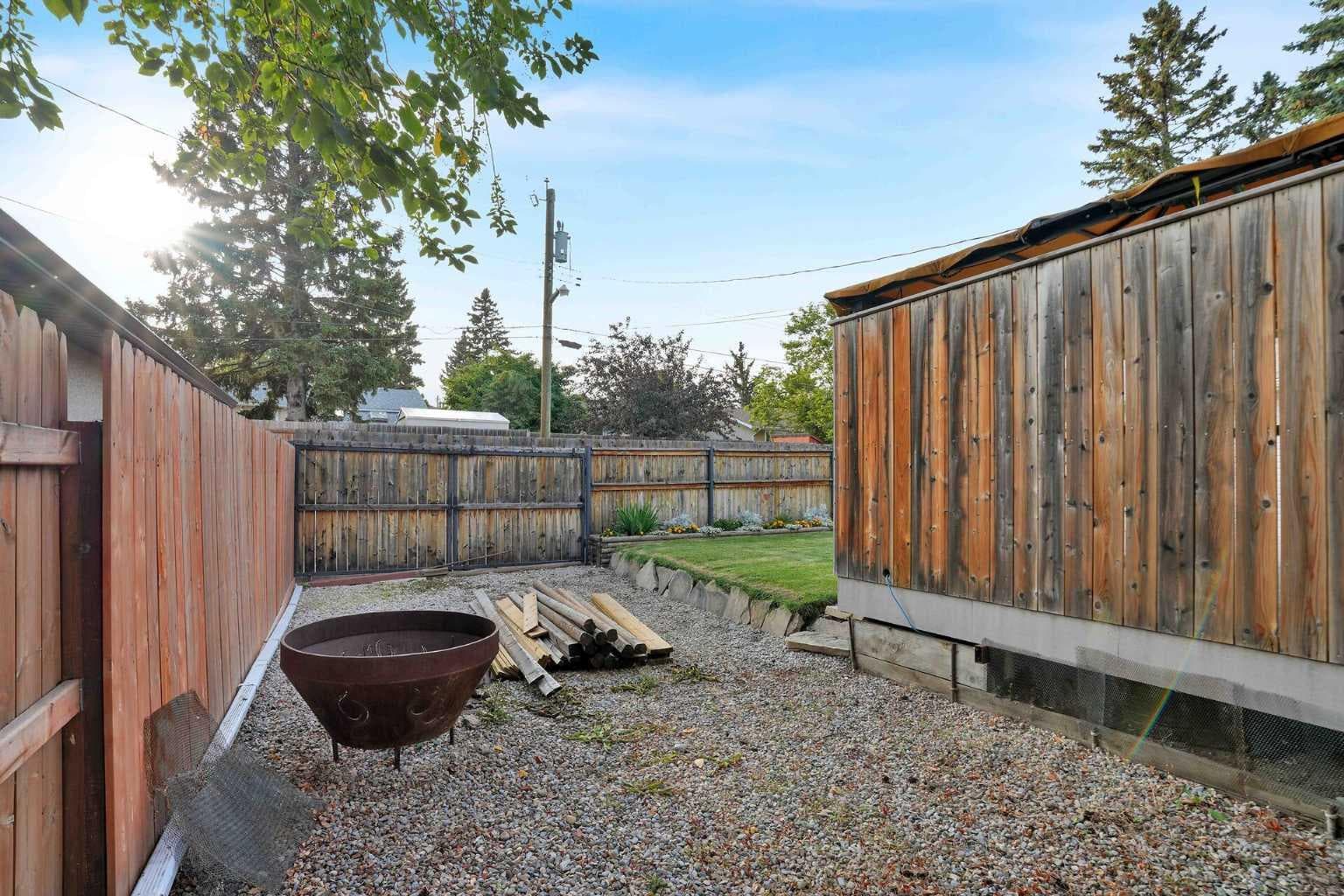 19 Maryvale Crescent NE