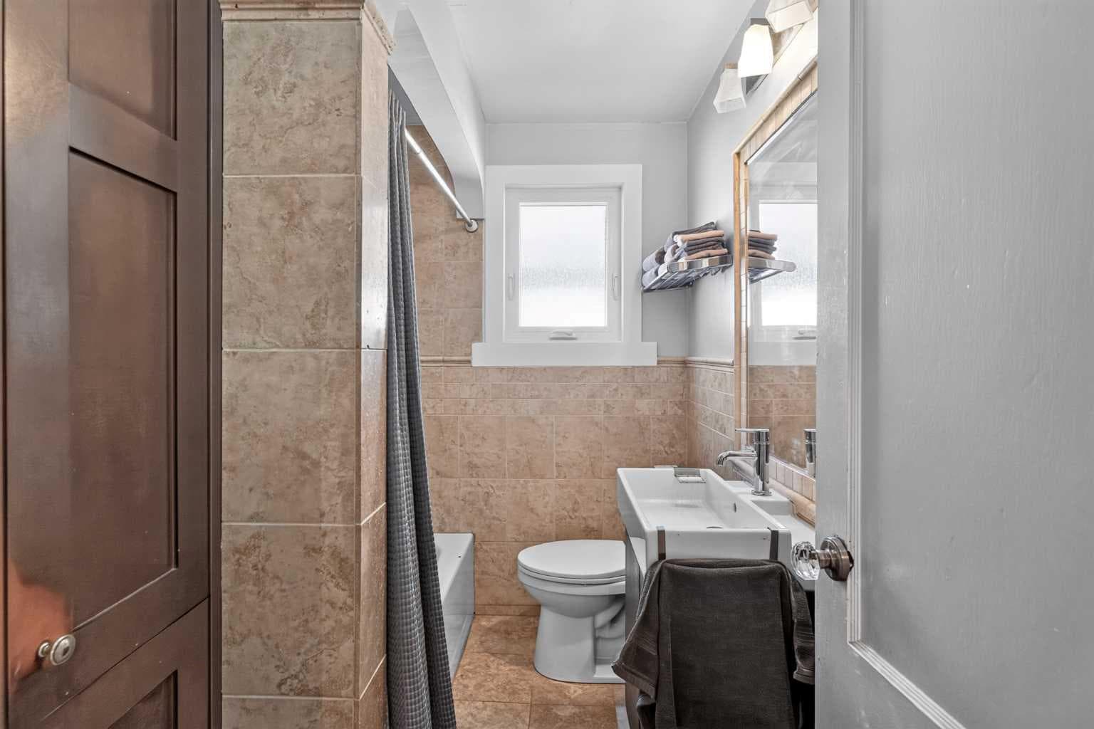 1708 50 Street SE