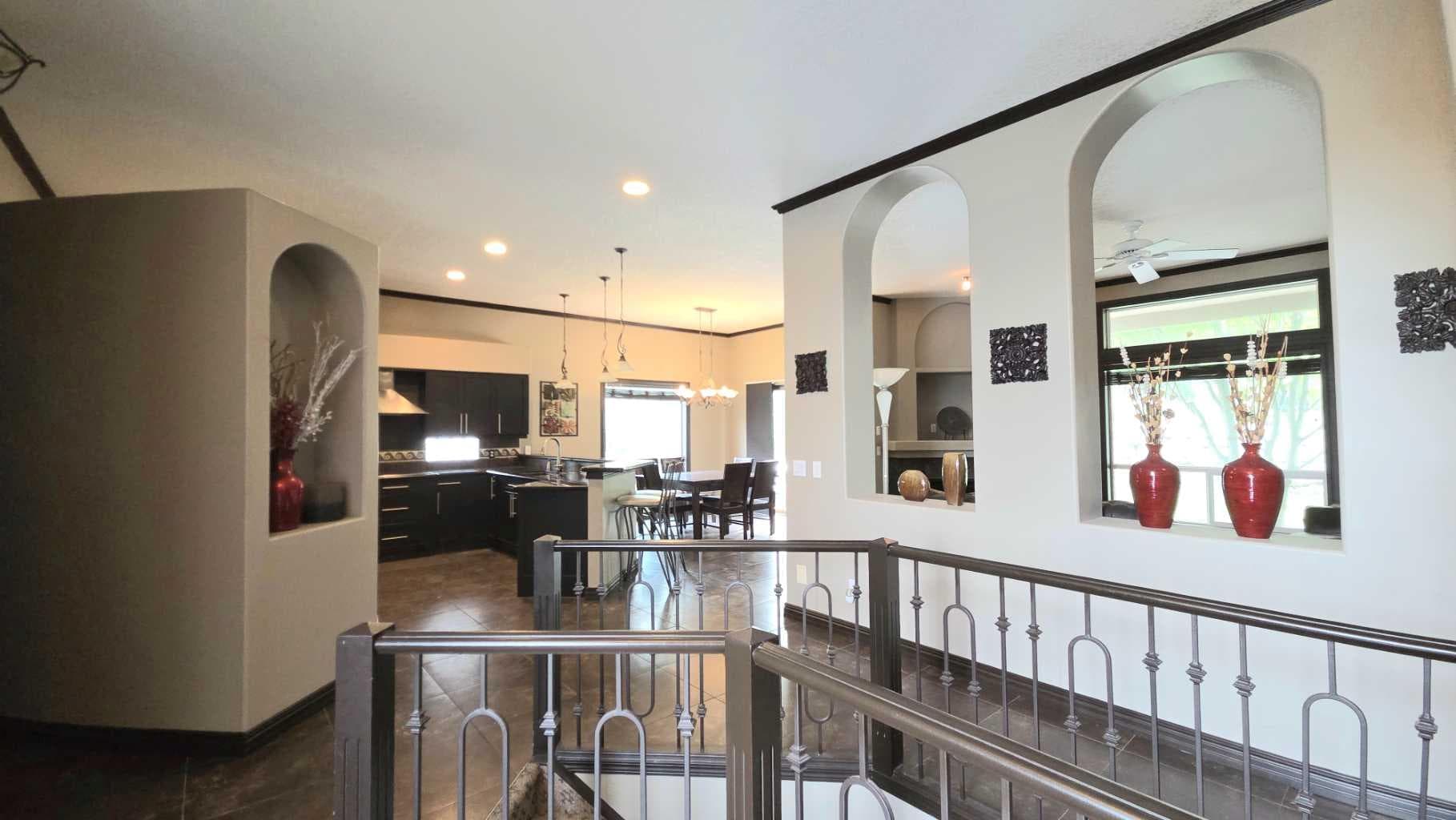 101 Edgebrook Grove NW