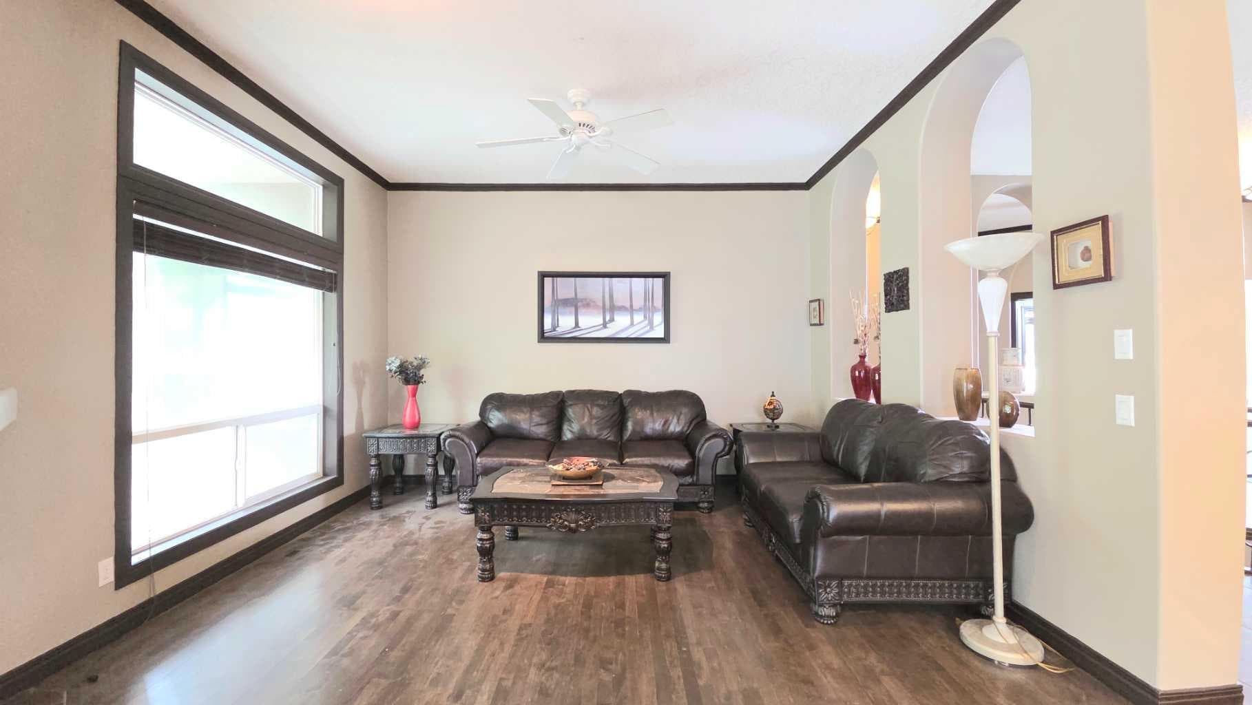 101 Edgebrook Grove NW