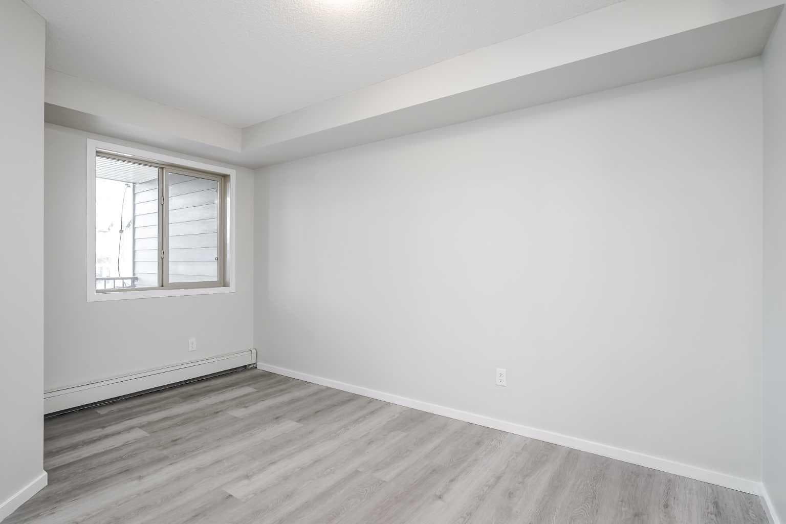 208, 355 Taralake Way NE