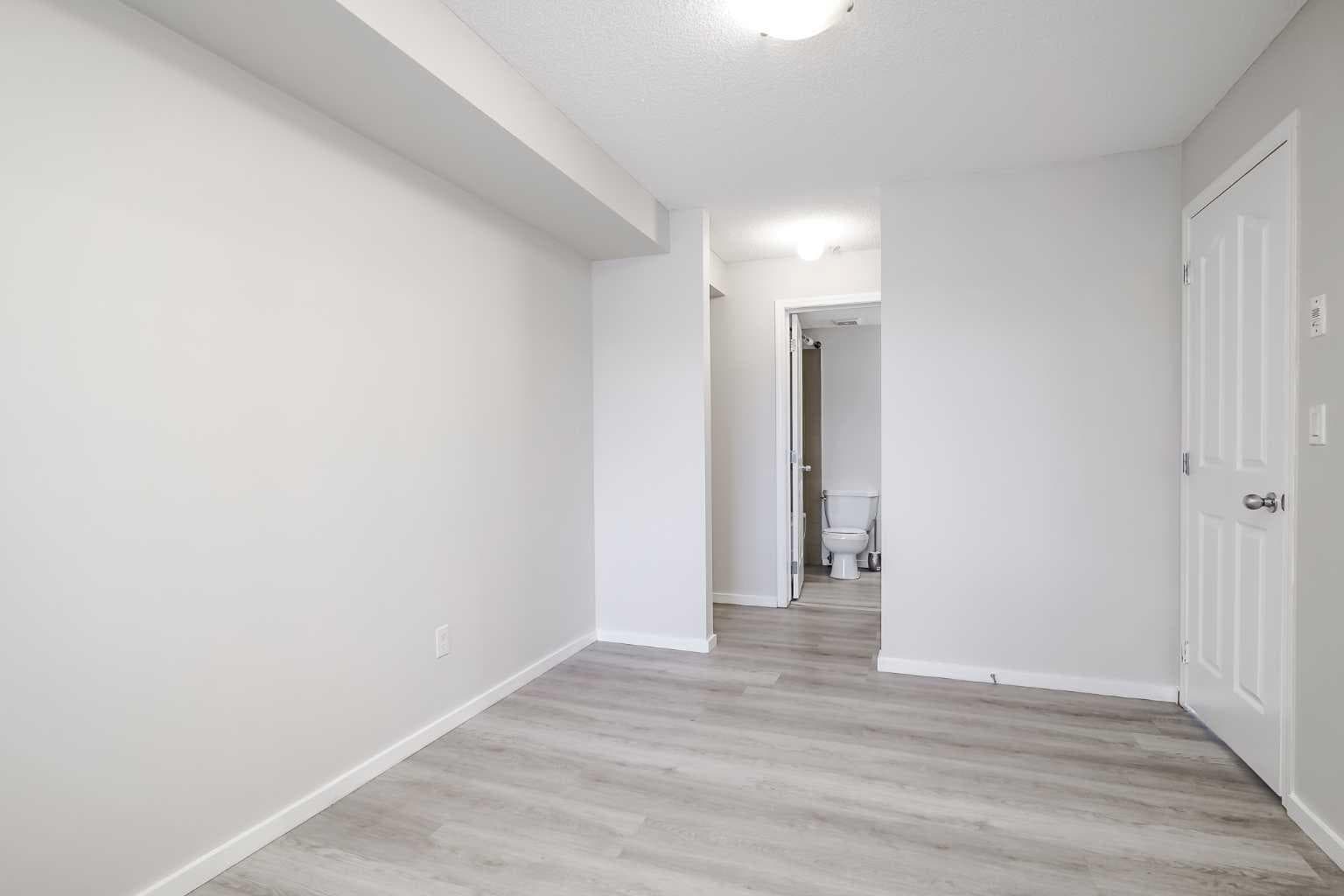208, 355 Taralake Way NE