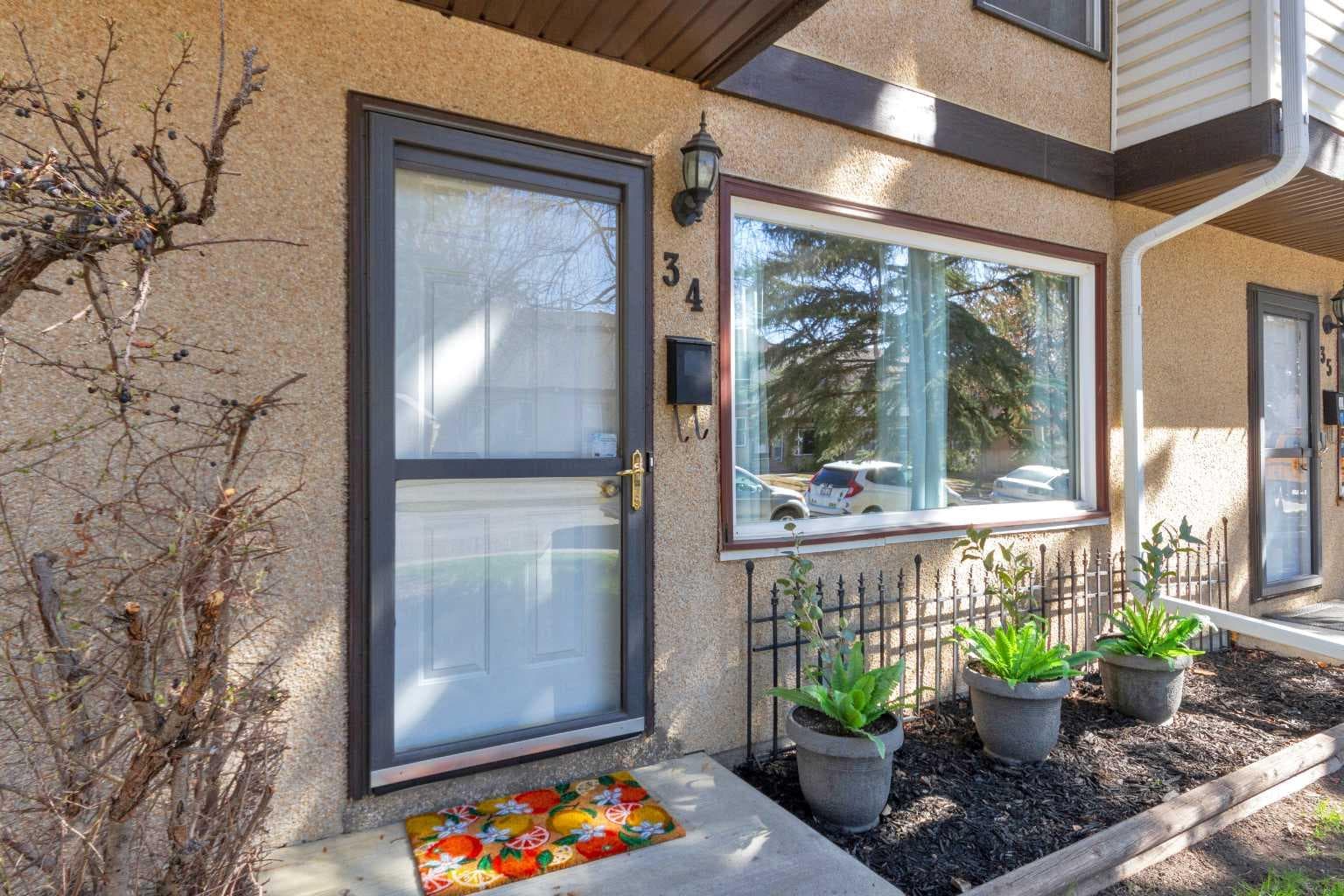 34, 630 Sabrina Road SW