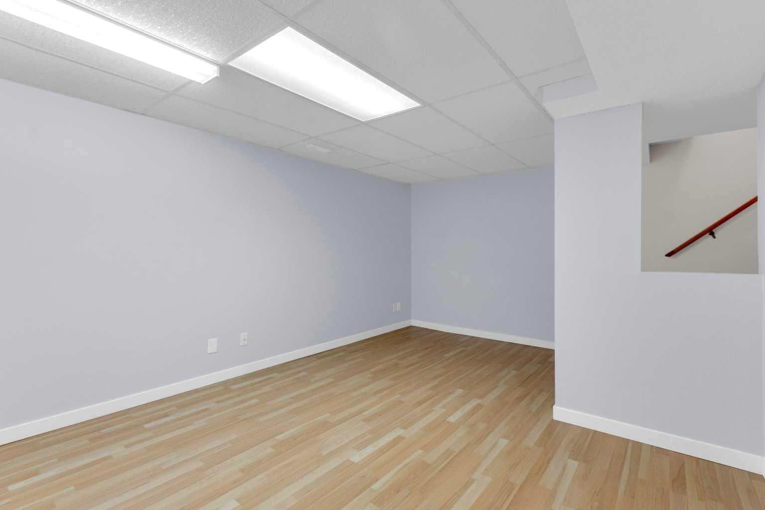 34, 630 Sabrina Road SW