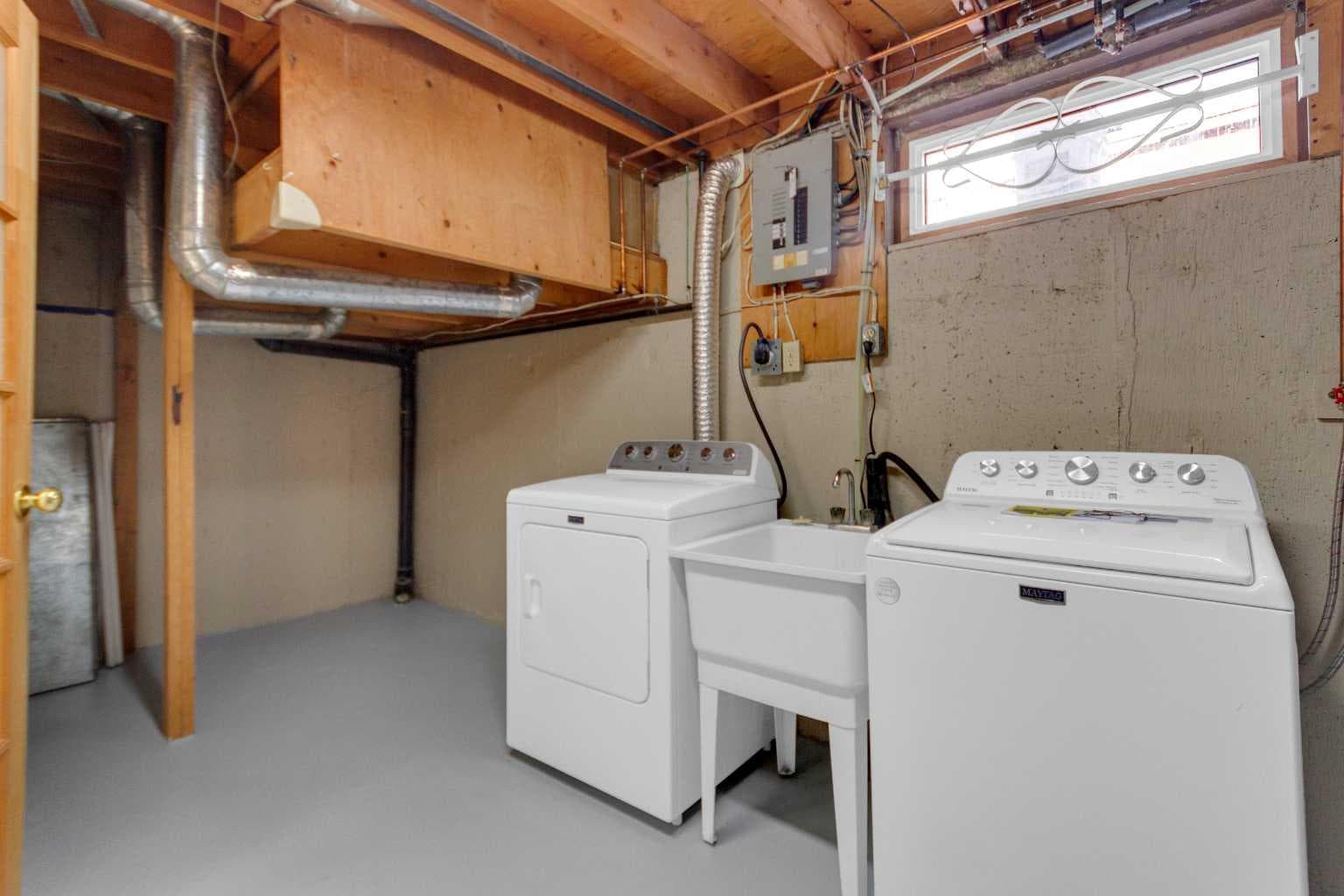 34, 630 Sabrina Road SW
