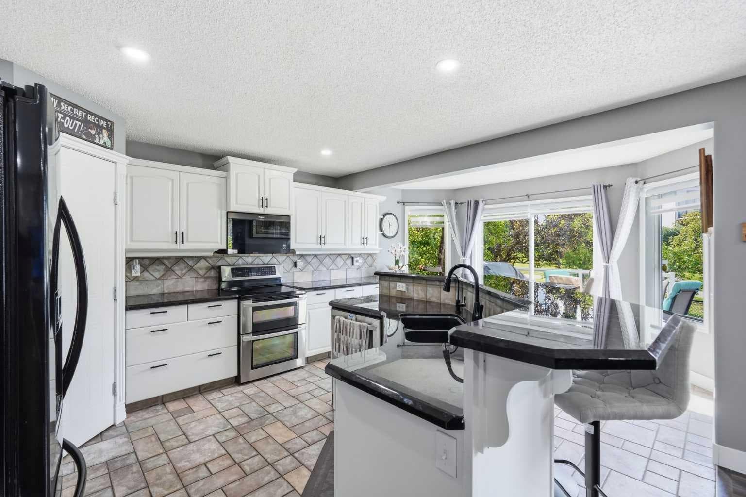 135 Millview Gardens SW