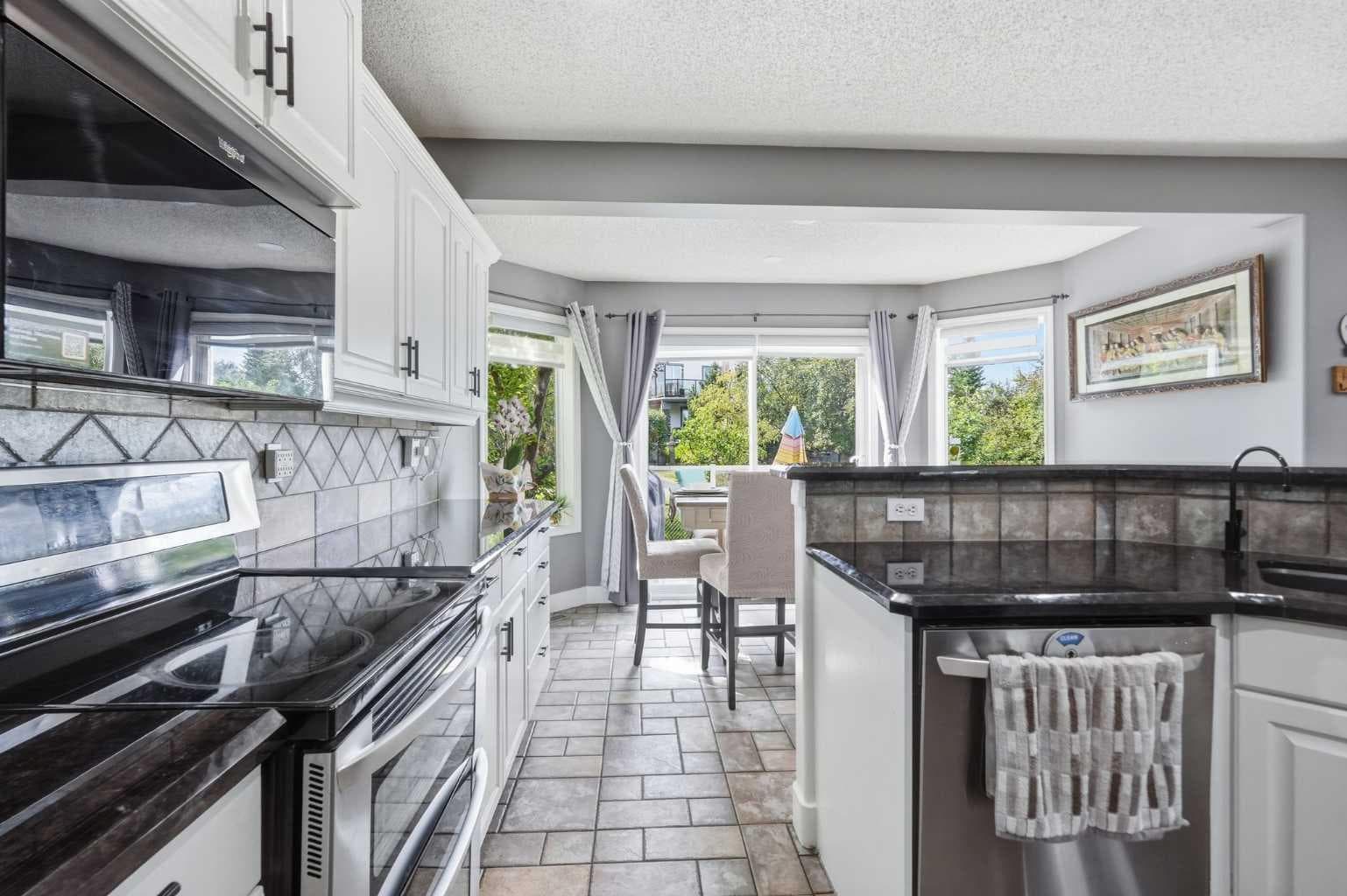 135 Millview Gardens SW