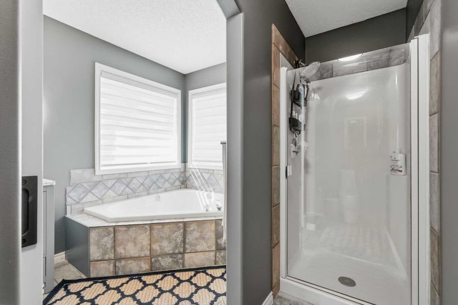135 Millview Gardens SW